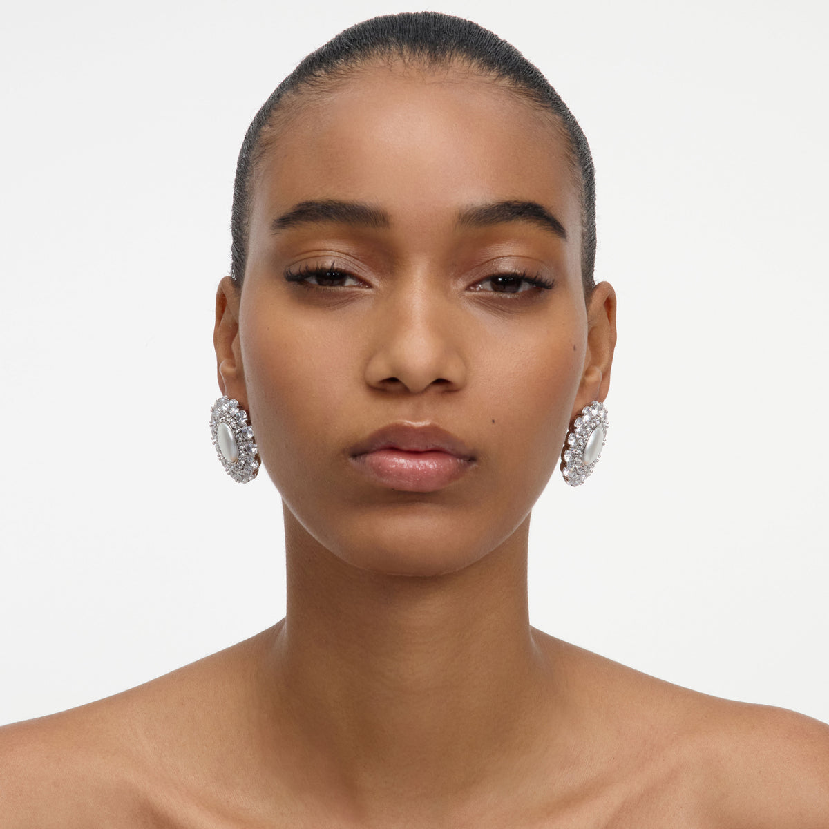 Oval crystal pearl earrings