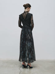 Patterned dress with lace details