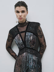 Patterned dress with lace details