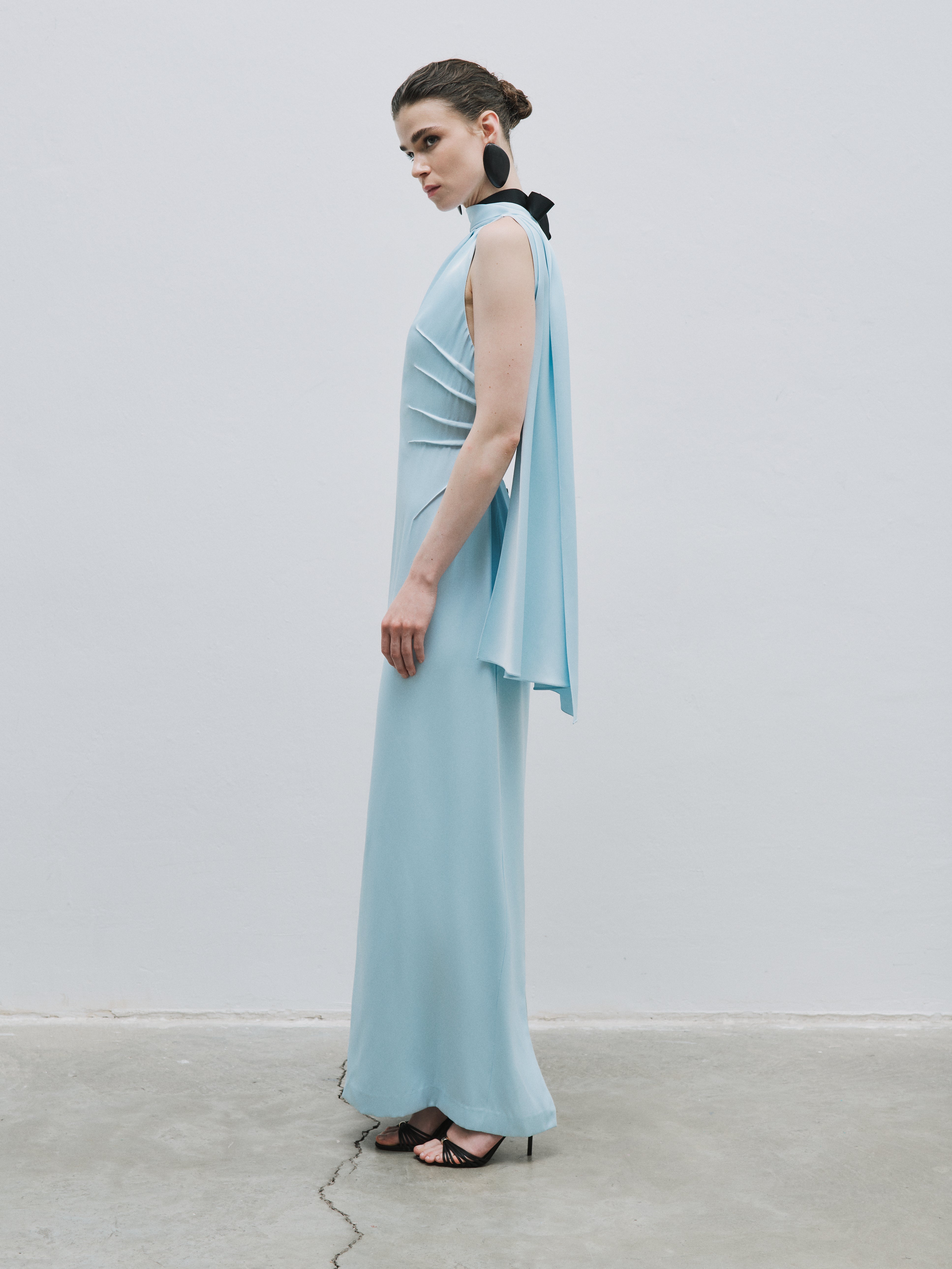 Stand-up collar back detail blue dress