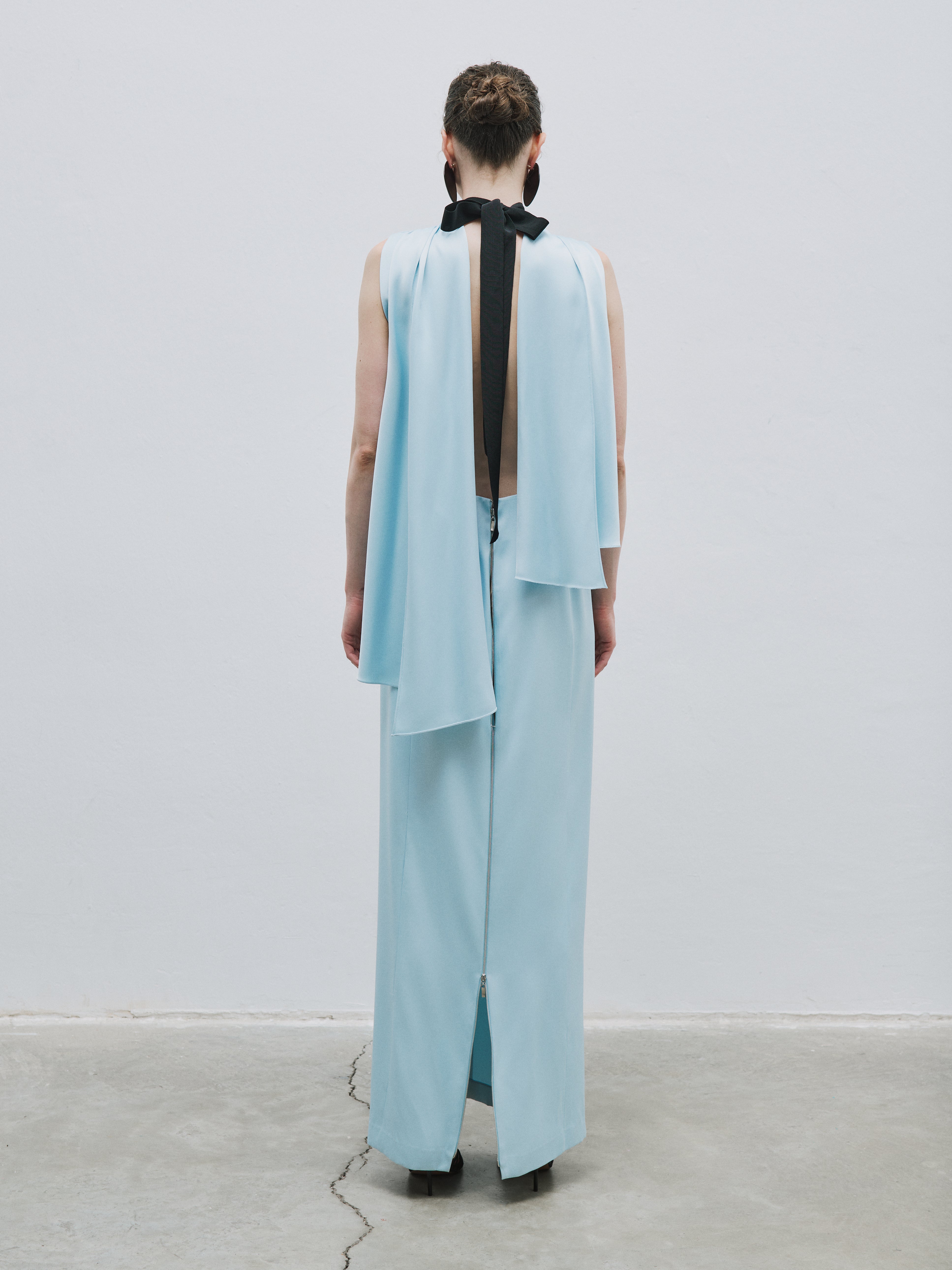 Stand-up collar back detail blue dress