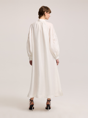 WHITE DRESS WITH LACE DETAIL ON SLEEVES