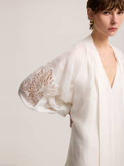 WHITE DRESS WITH LACE DETAIL ON SLEEVES