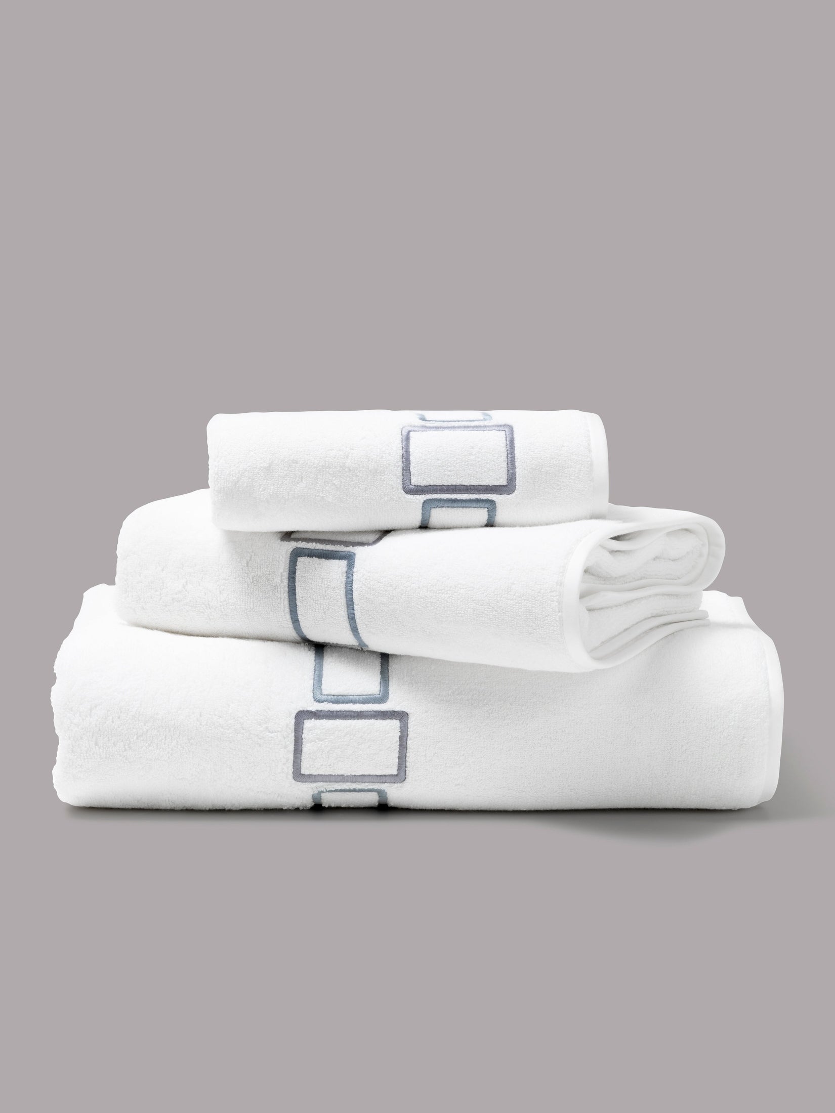 Bold bicolor embroidery - terry towels set (2 pieces) - terry towels set