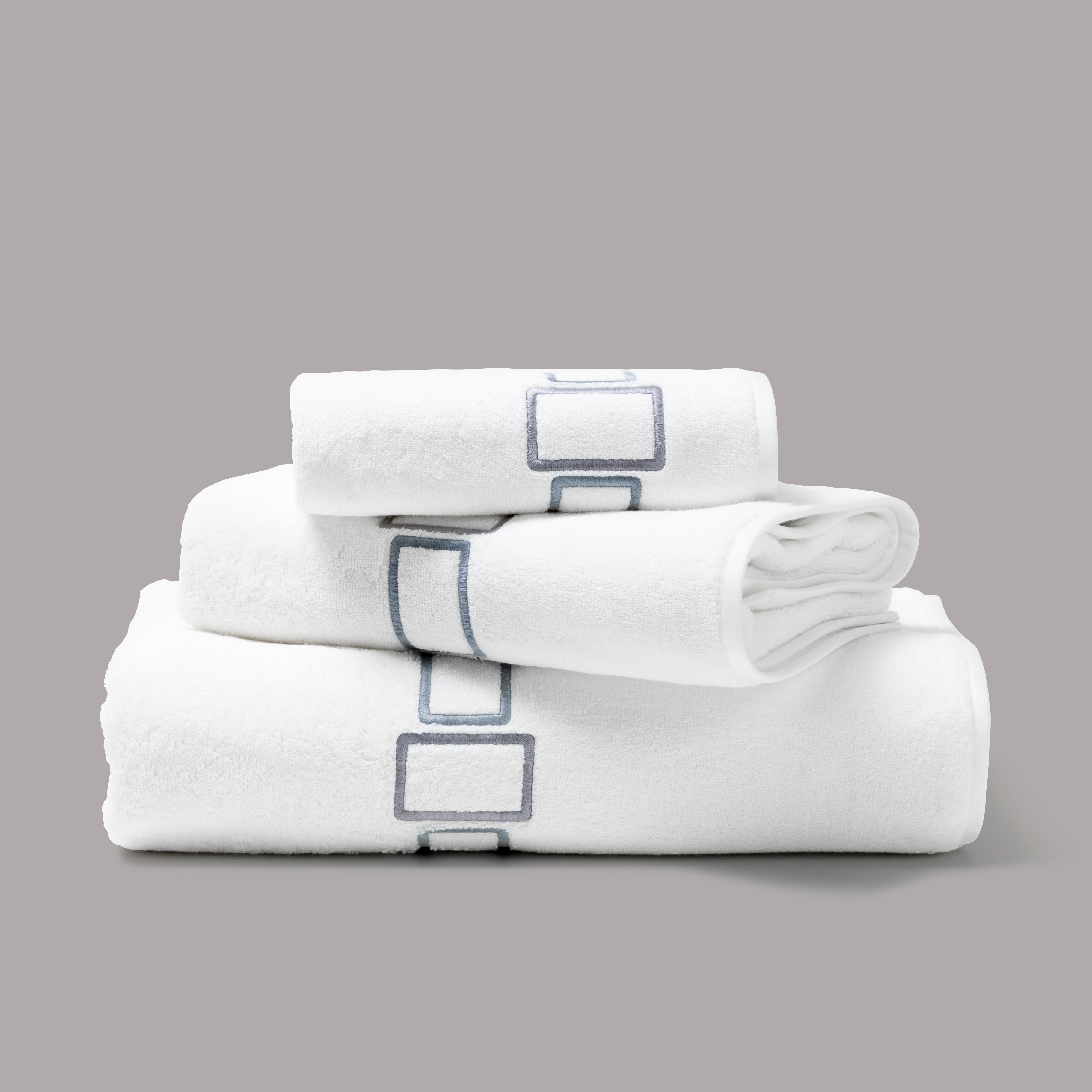 BOLD BICOLOR EMBROIDERY - TERRY TOWELS SET (2 PIECES) - TERRY TOWELS SET