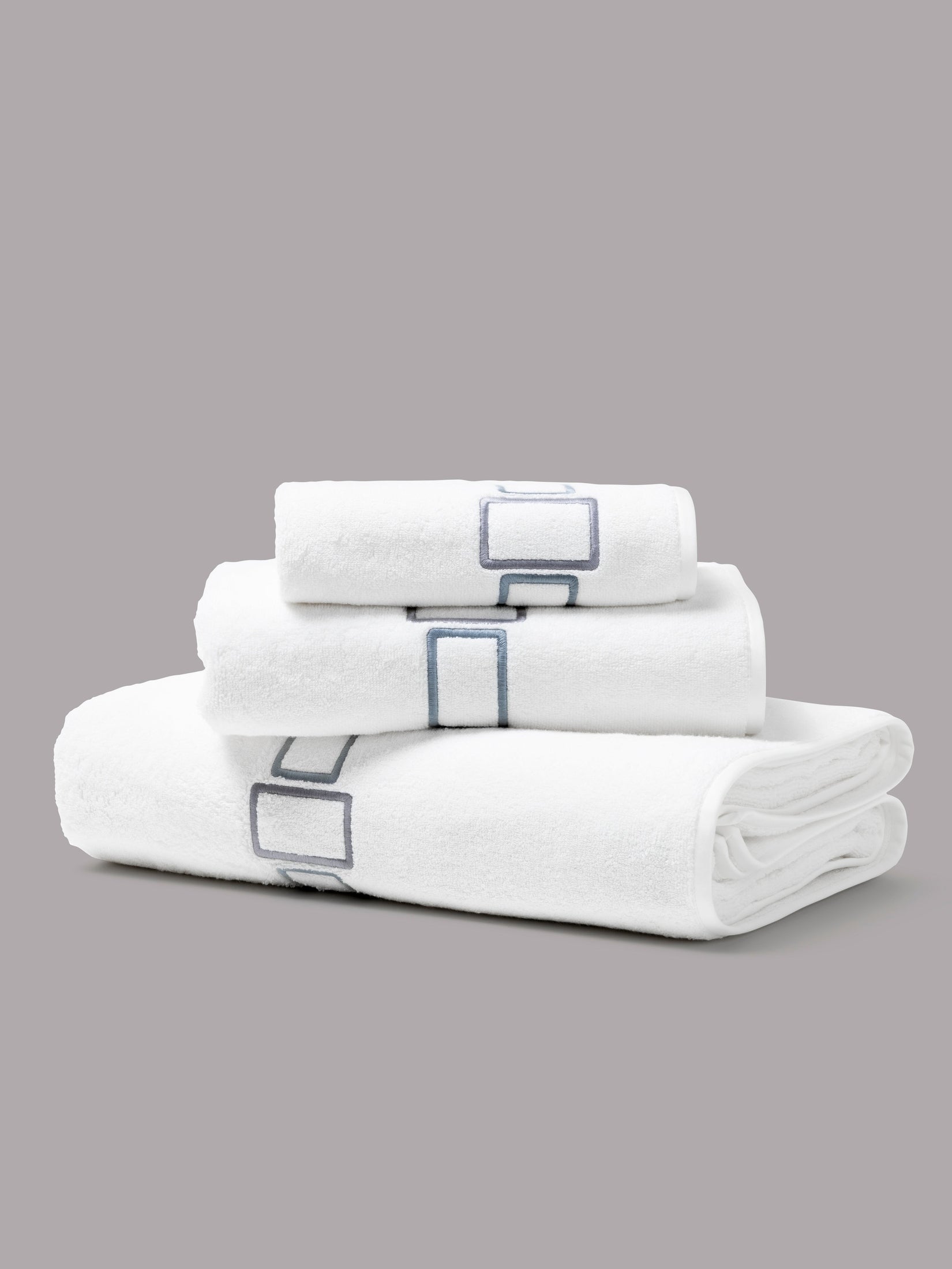 Bold bicolor embroidery - terry towels set (2 pieces) - terry towels set