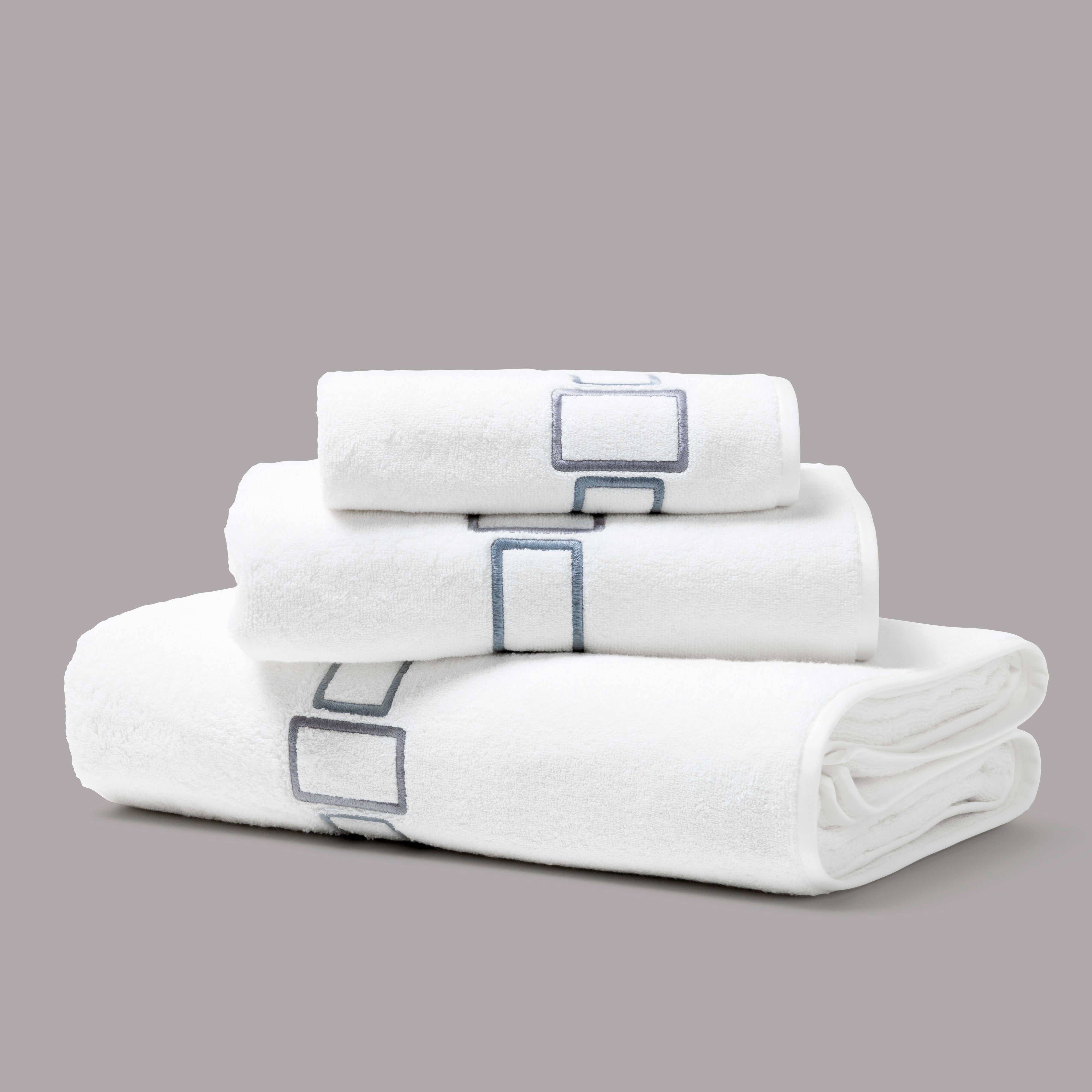 BOLD BICOLOR EMBROIDERY - TERRY TOWELS SET (2 PIECES) - TERRY TOWELS SET