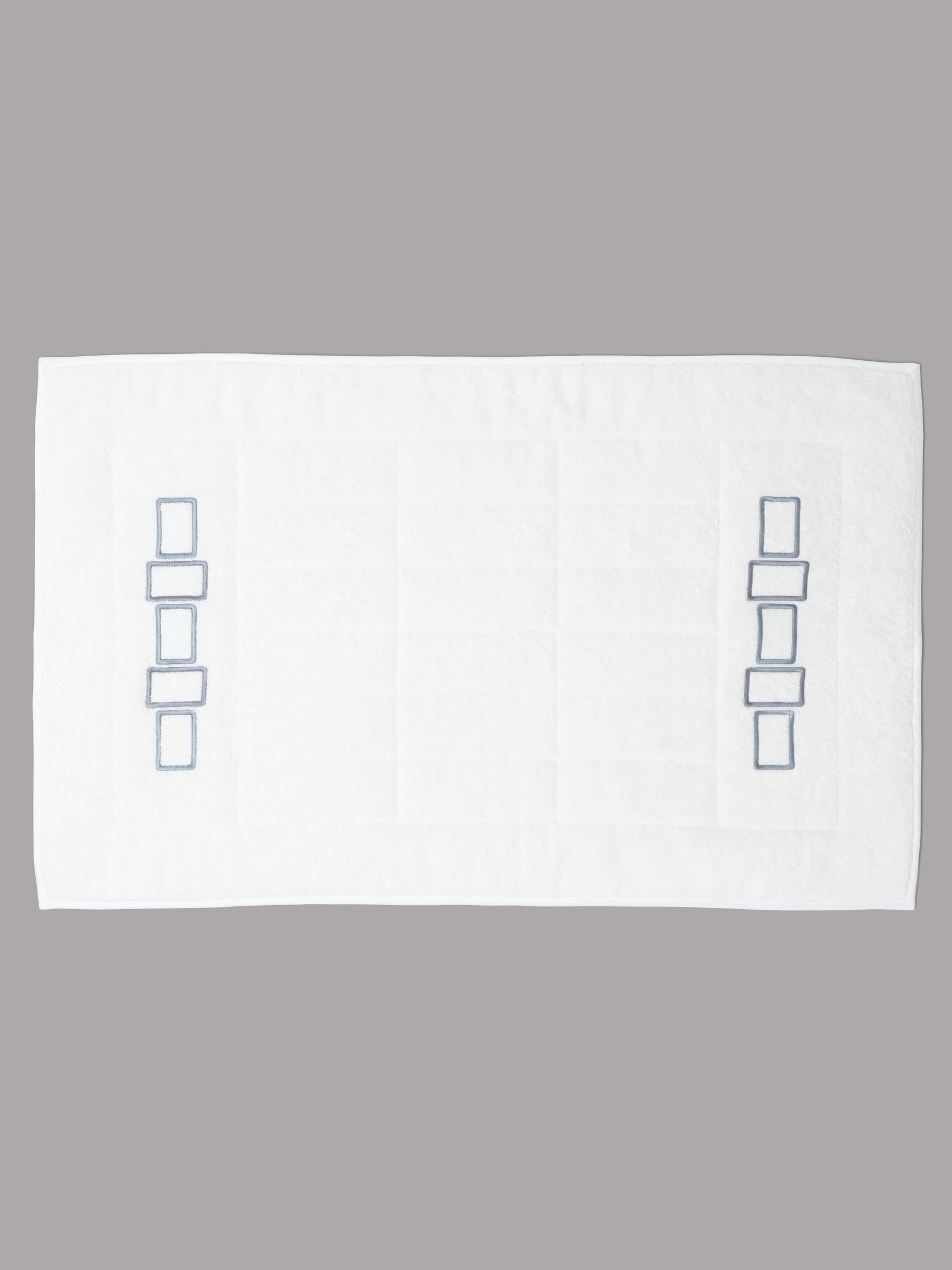 Bold bicolor embroidery - terry towels set (2 pieces) - terry towels set