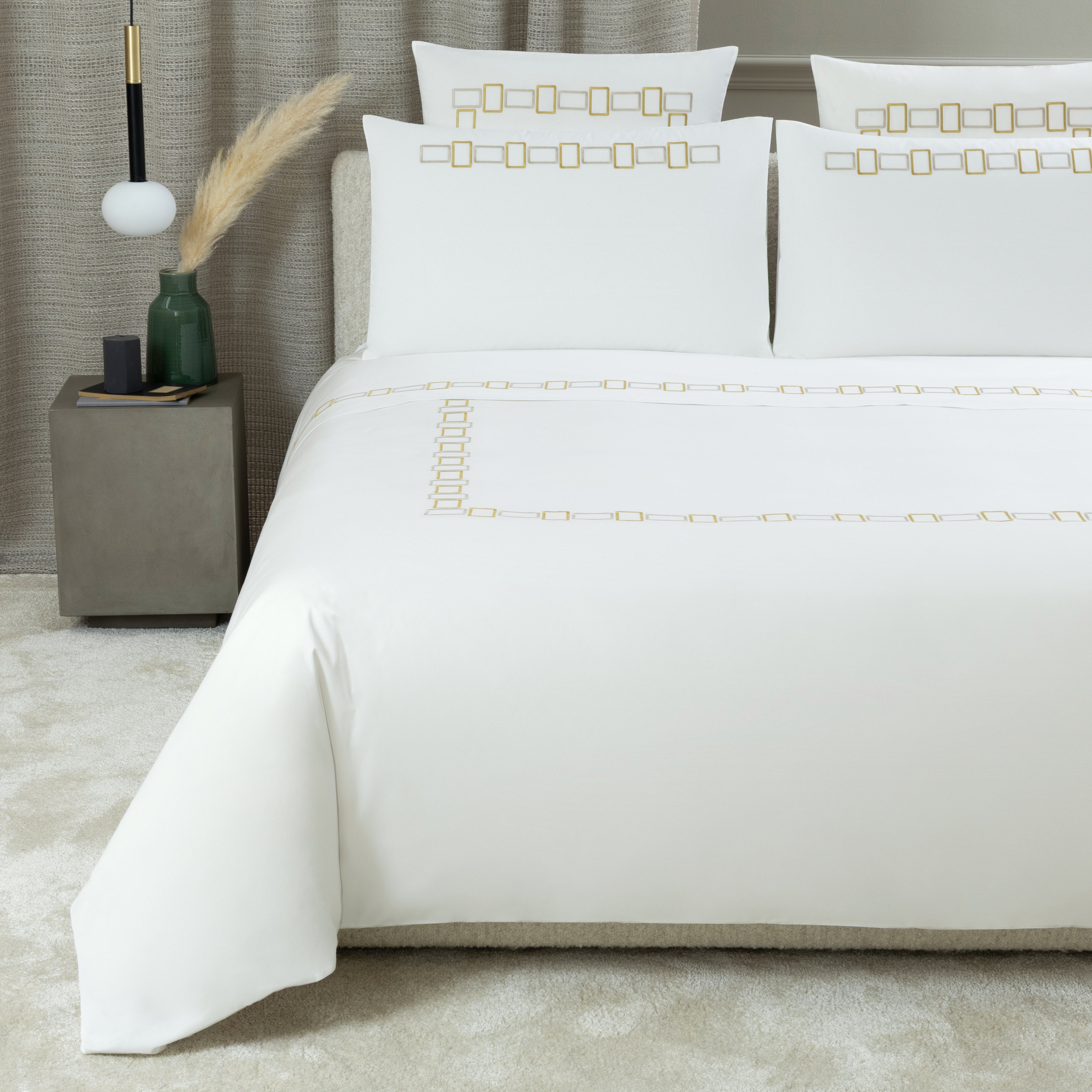 BOLD BICOLOR EMBROIDERY - DUVET SET 2/20X28 106X126 - DUVET SET 2/20X