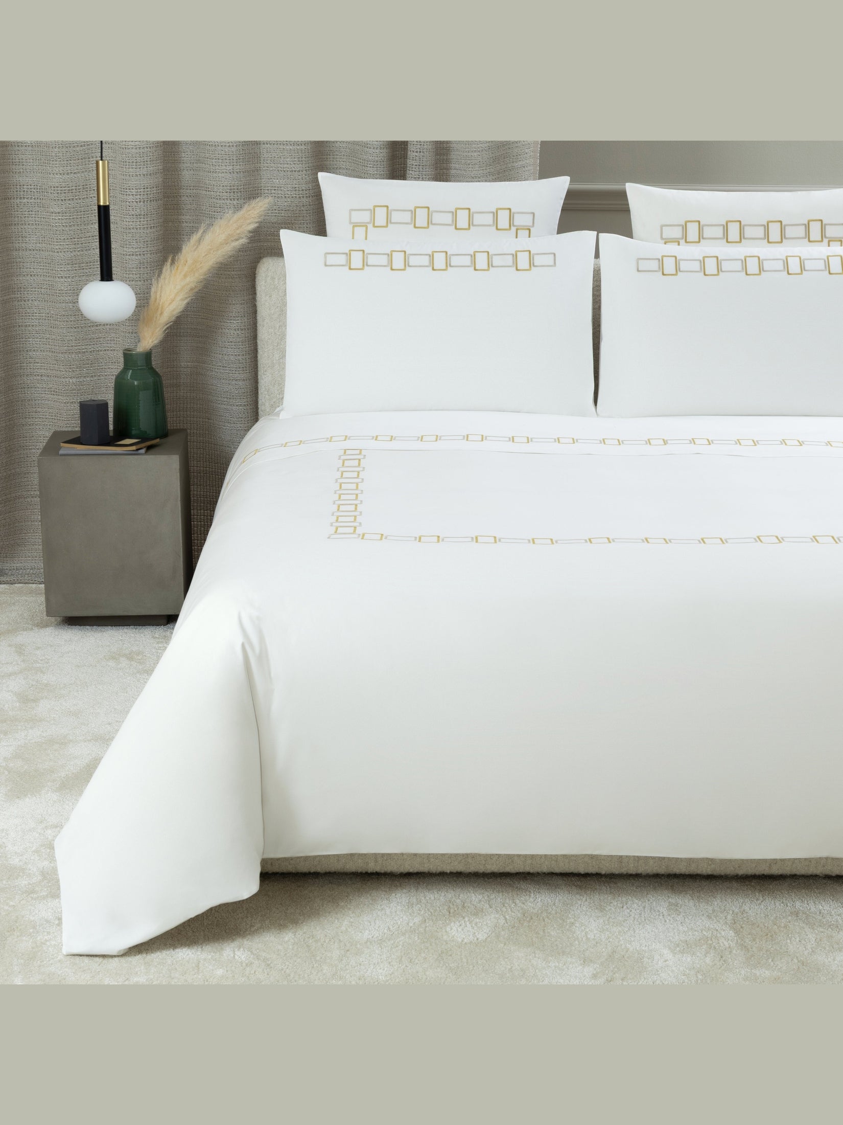 Bold bicolor embroidery - bedset 2 pillow cases 20x28 - bedset 2 pillow