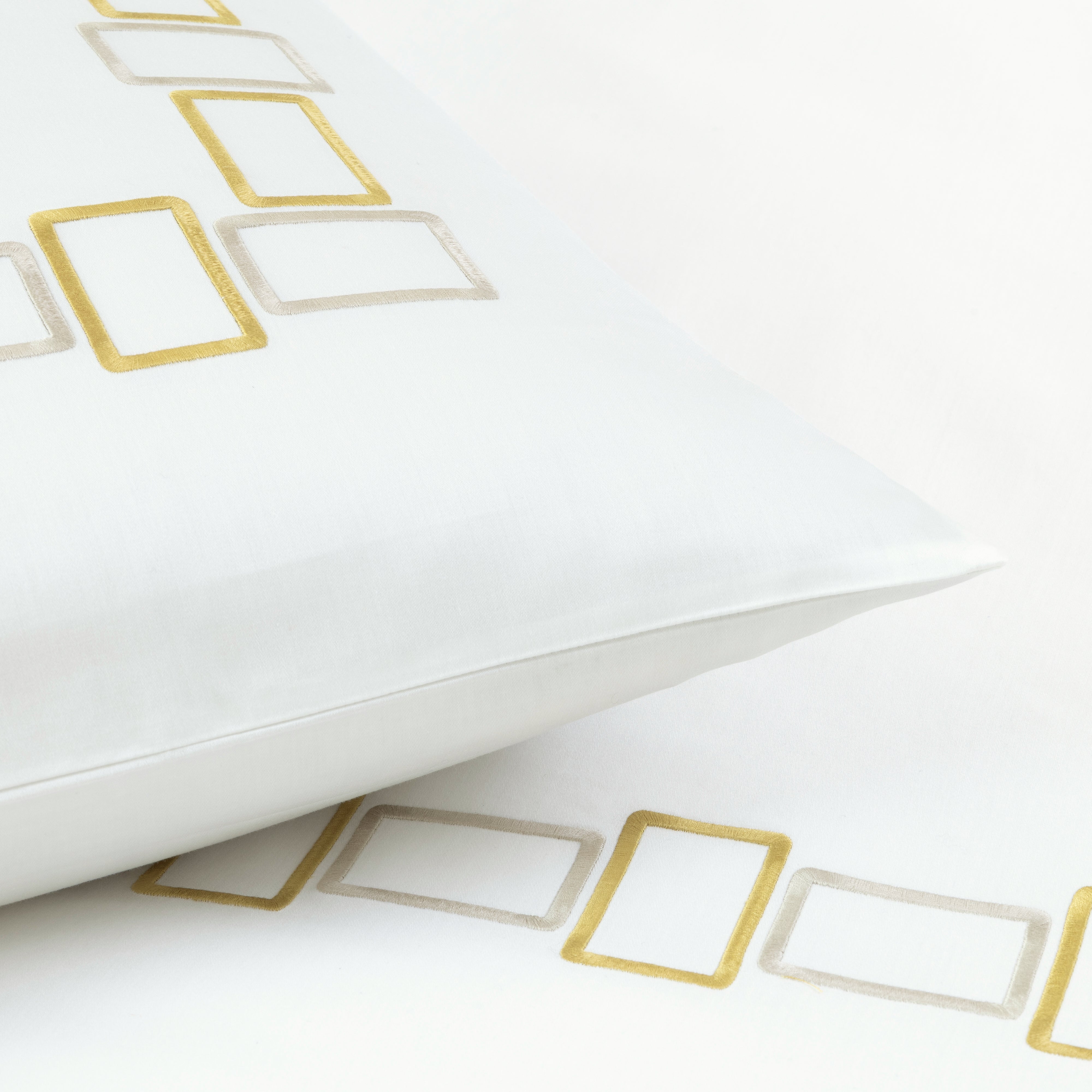 BOLD BICOLOR EMBROIDERY - DUVET SET 2/20X28 106X126 - DUVET SET 2/20X