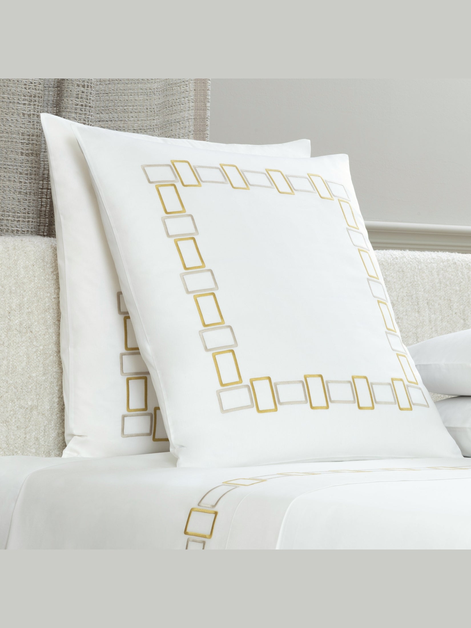 Bold bicolor embroidery - bedset 2 pillow cases 20x28 - bedset 2 pillow