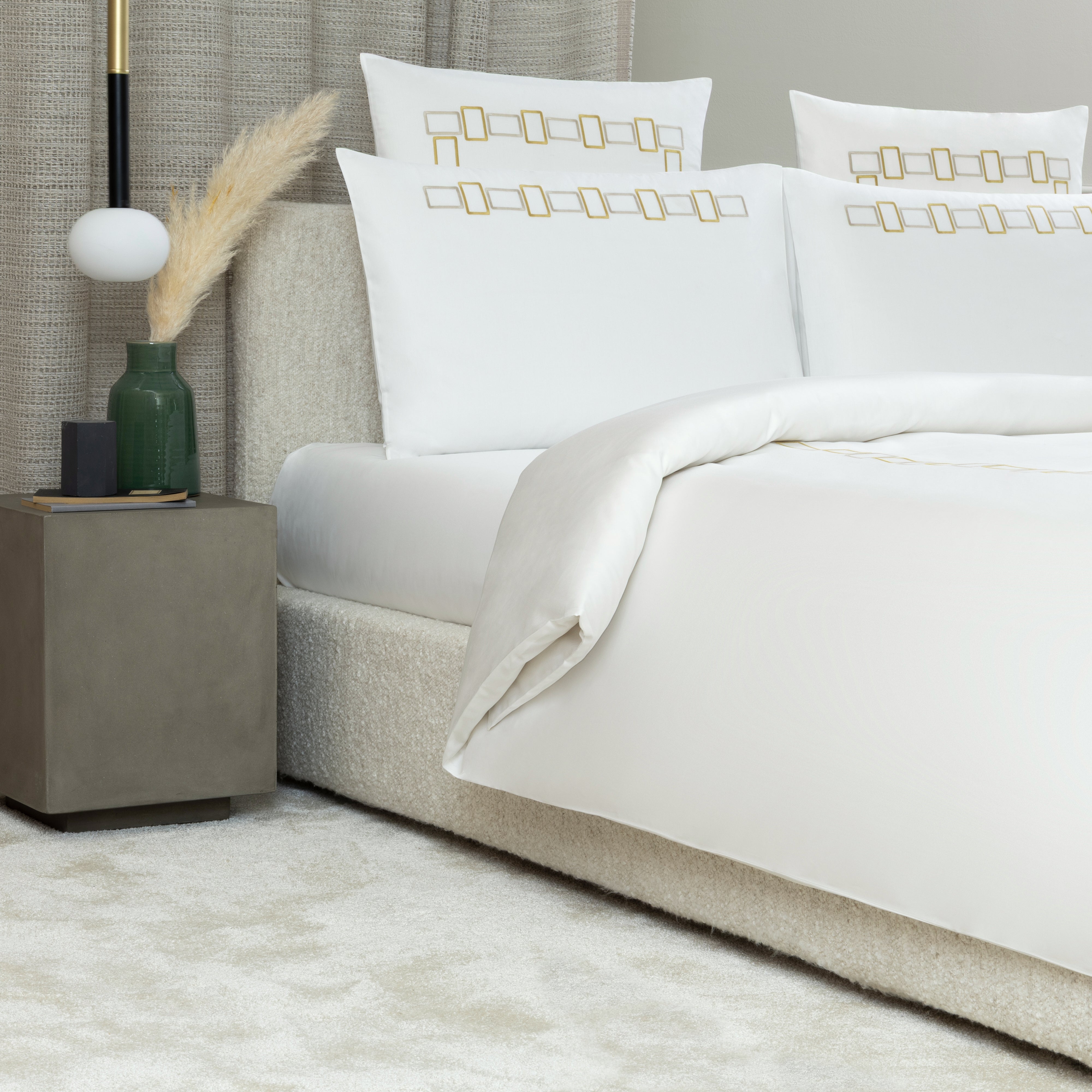 BOLD BICOLOR EMBROIDERY - BEDSET 2 PILLOW CASES 20X28 - BEDSET 2 PILLOW