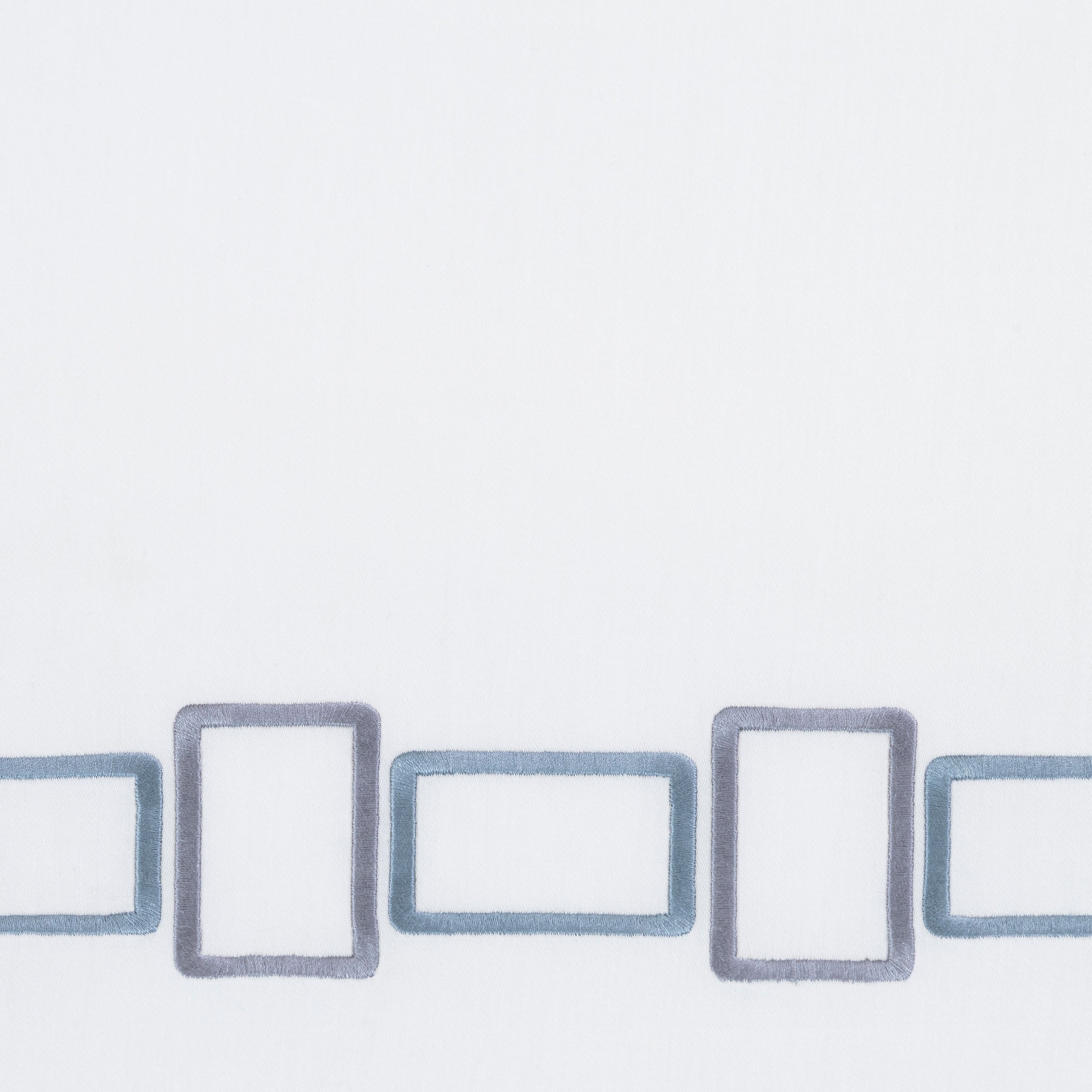 BOLD BICOLOR EMBROIDERY - BEDSET 2 PILLOW CASES 20X28 - BEDSET 2 PILLOW