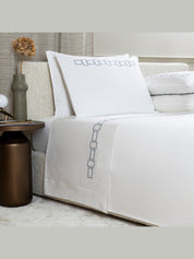 Bold bicolor embroidery - duvet set 2/20x28 106x126 - duvet set 2/20x