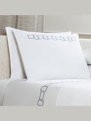 Bold bicolor embroidery - duvet set 2/20x28 106x126 - duvet set 2/20x