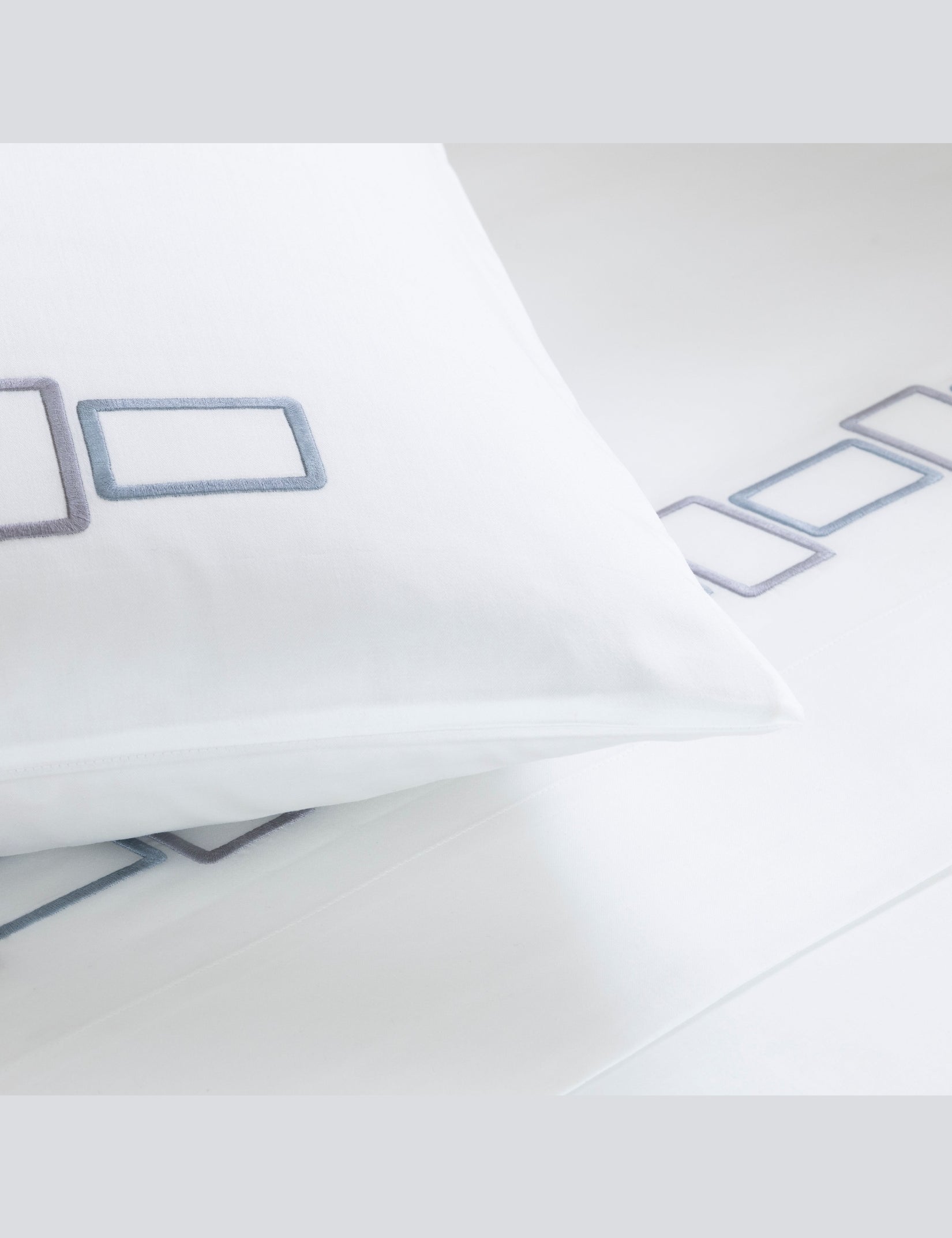 BED_FR68881-4N16_6_34ec7de1-a0af-41ed-8ceb-6798b3431959.jpg