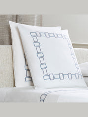 Bold bicolor embroidery - duvet set 2/20x28 106x126 - duvet set 2/20x