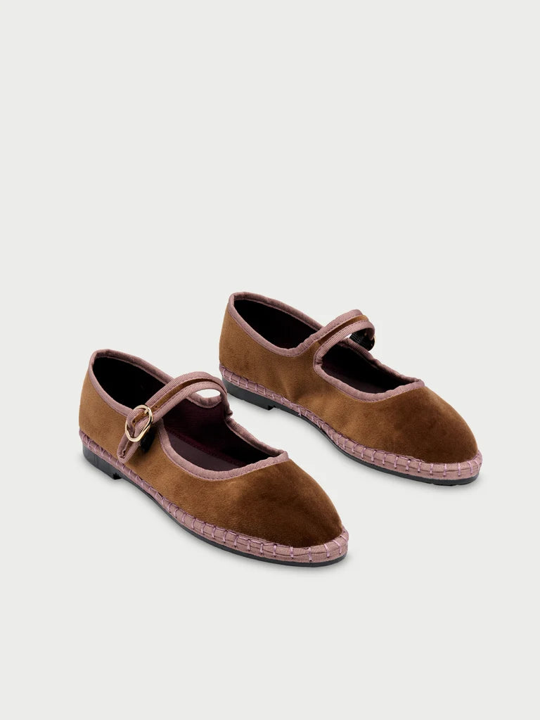 Balthasar velvet mary jane in brown with light pink piping and buckle closure