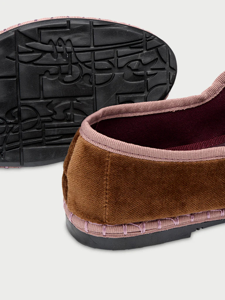 Balthasar velvet mary jane in brown with light pink piping and buckle closure