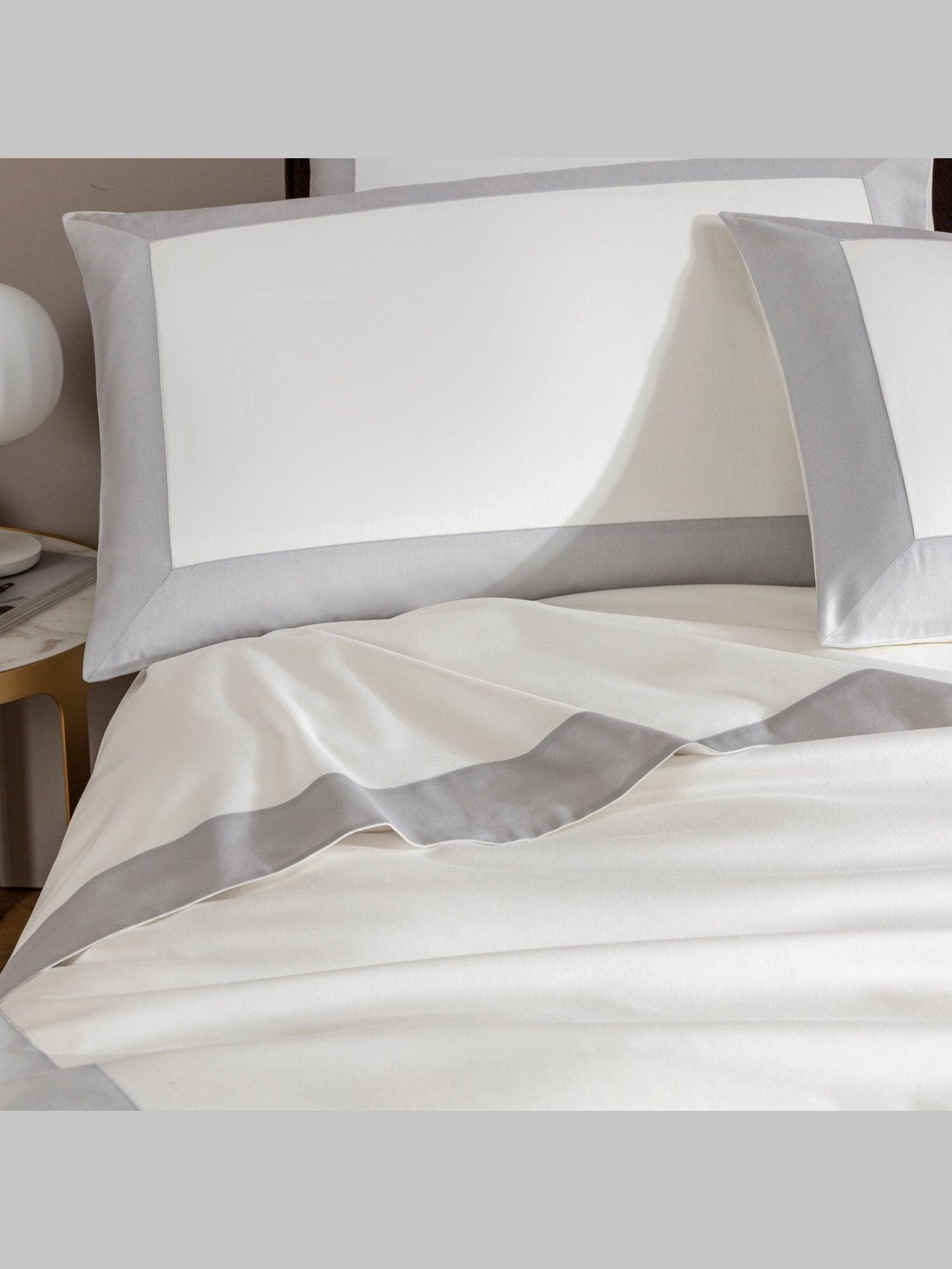 Bold flat bedset