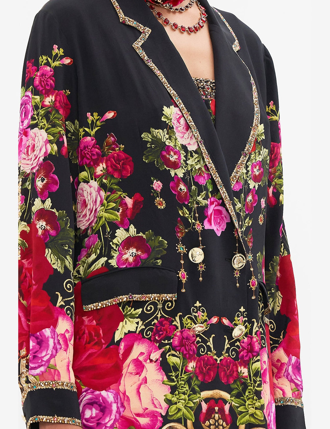 CAMILLA_00027888_DOUBLE_BREASTED_SOFT_JACKET_RESERVATION_FOR_LOVE_5_2048x_38aff1d6-8ebc-4d97-8bff-6eca0ceb71e9.jpg