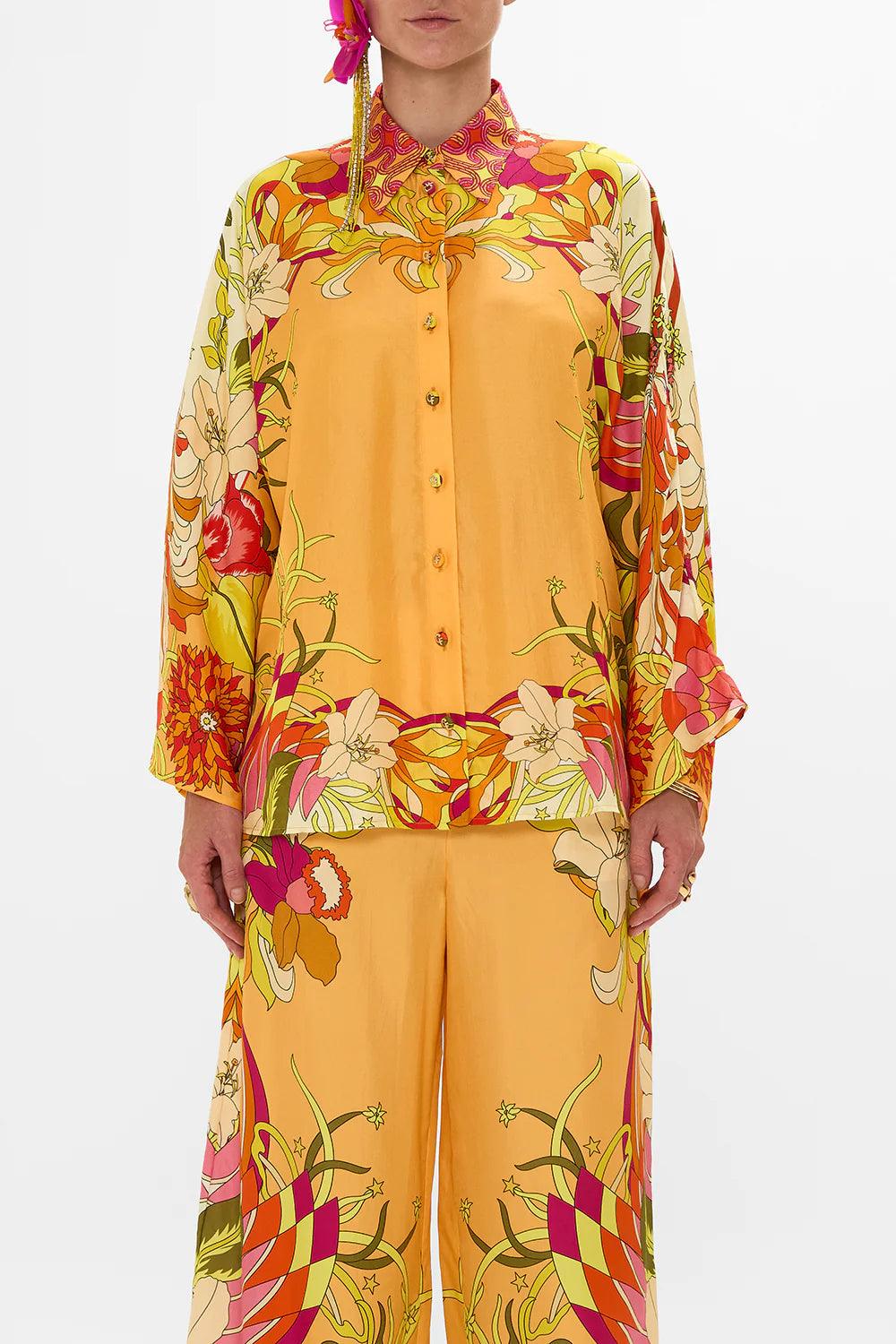 بلوزه باكمام واسعة