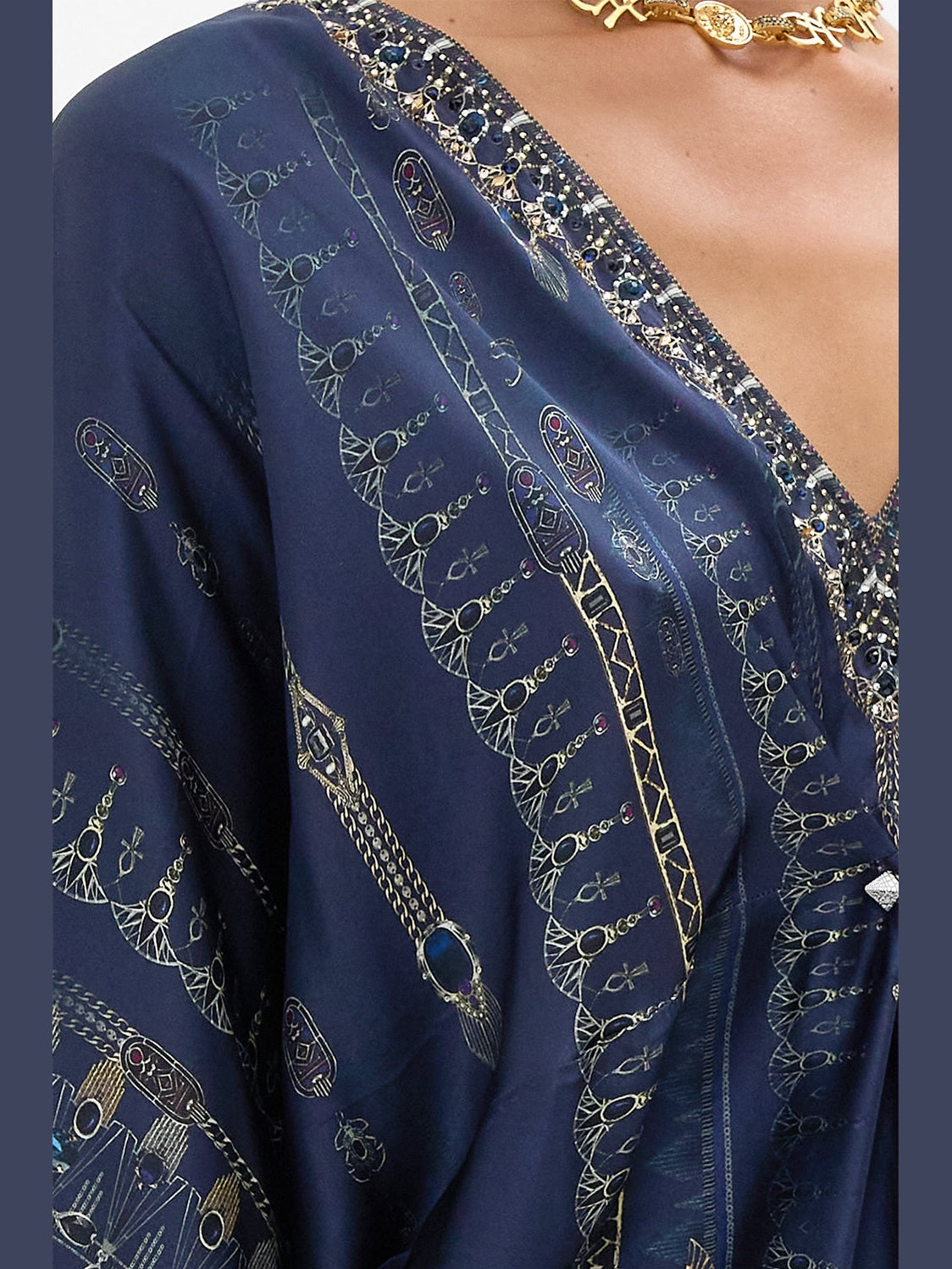 Pierced v neck short kaftan