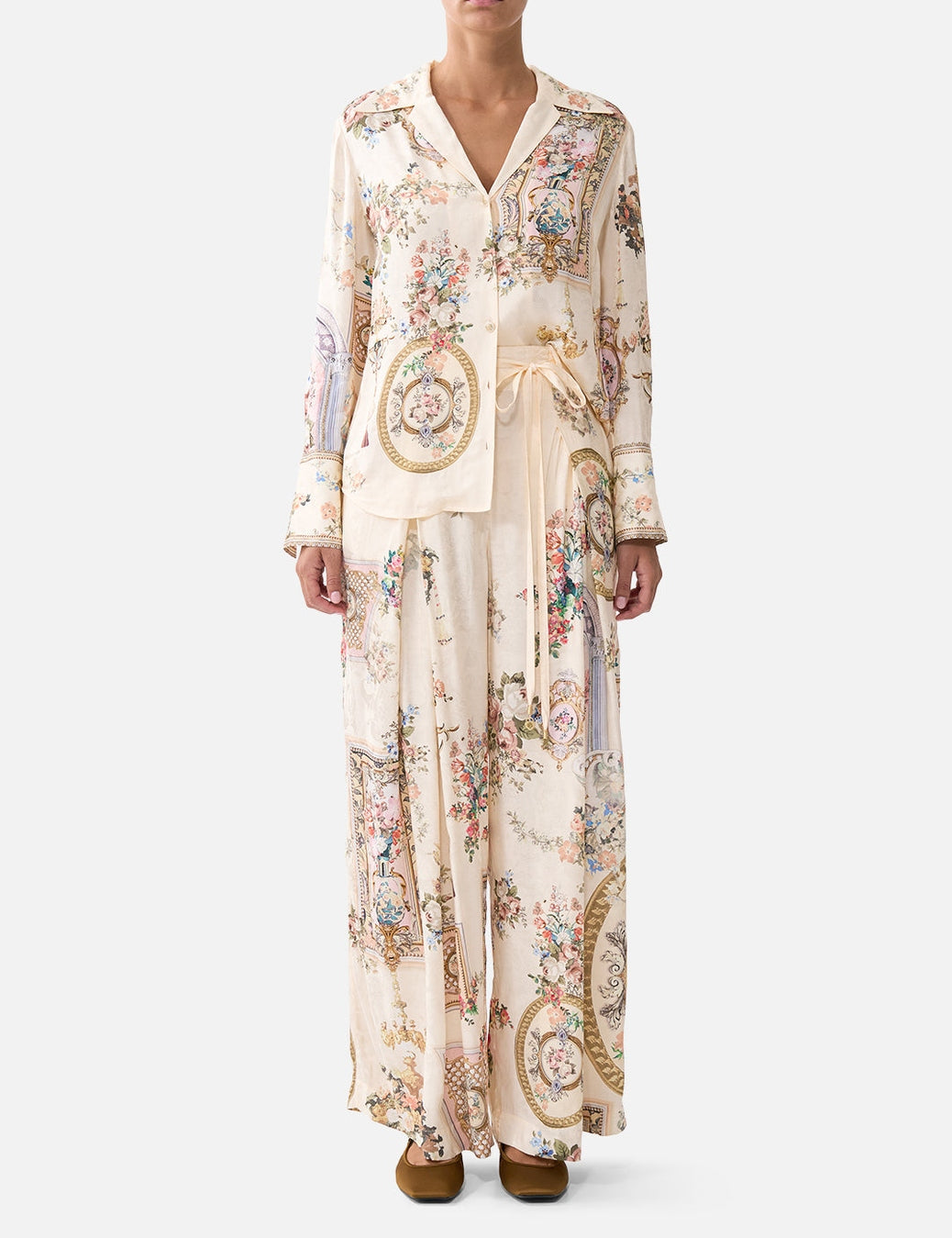 CAMILLA_00038269_SOFT_WIDE_LEG_PANT_WITH_TIE_DETAIL_TWILIGHT_IN_ISTANBUL_MODEL_1.jpg
