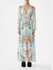 Flared sleeve dress