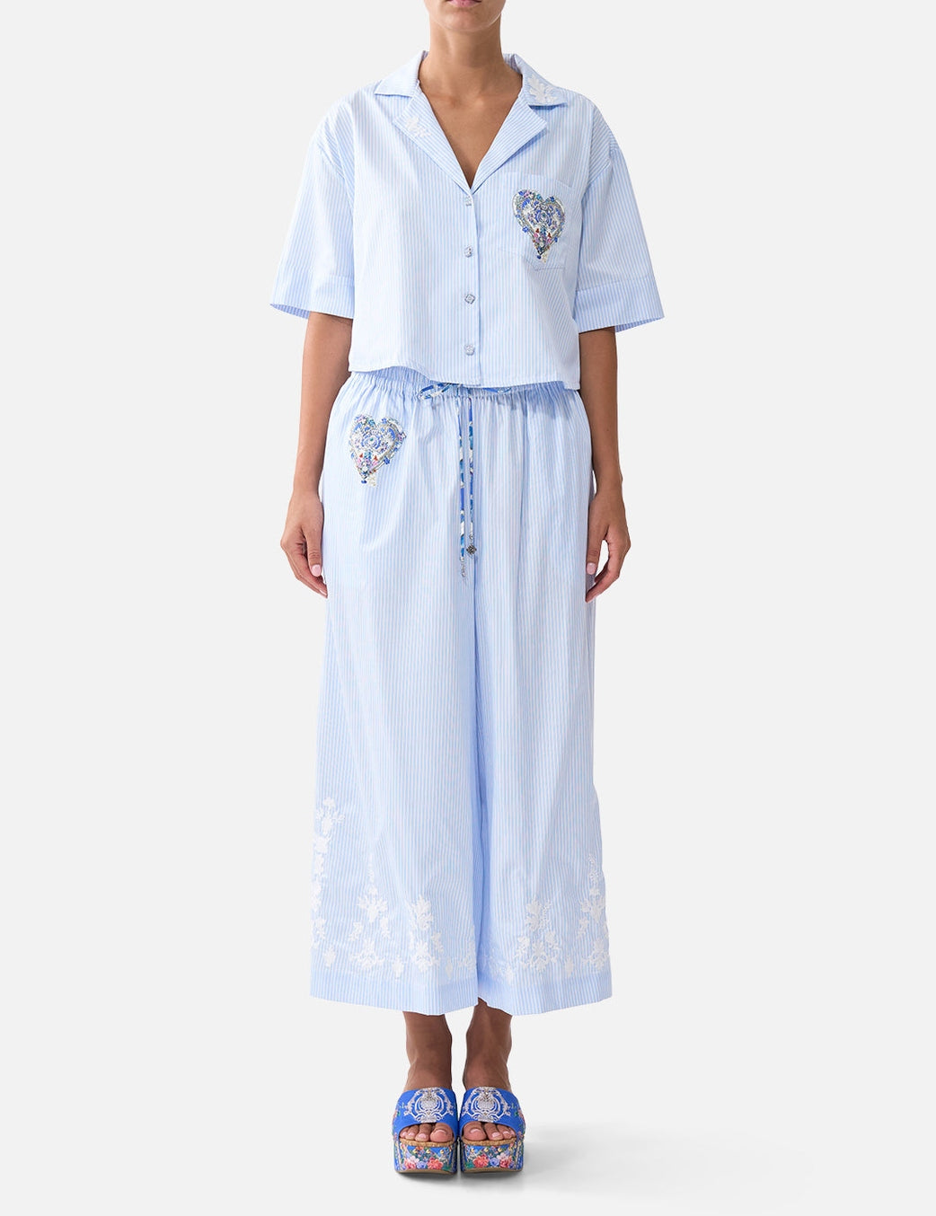 CAMILLA_00040995_CROPPED_CAMP_COLLAR_BLOUSE_OTTOMAN_OPULENCE_MODEL_1.jpg