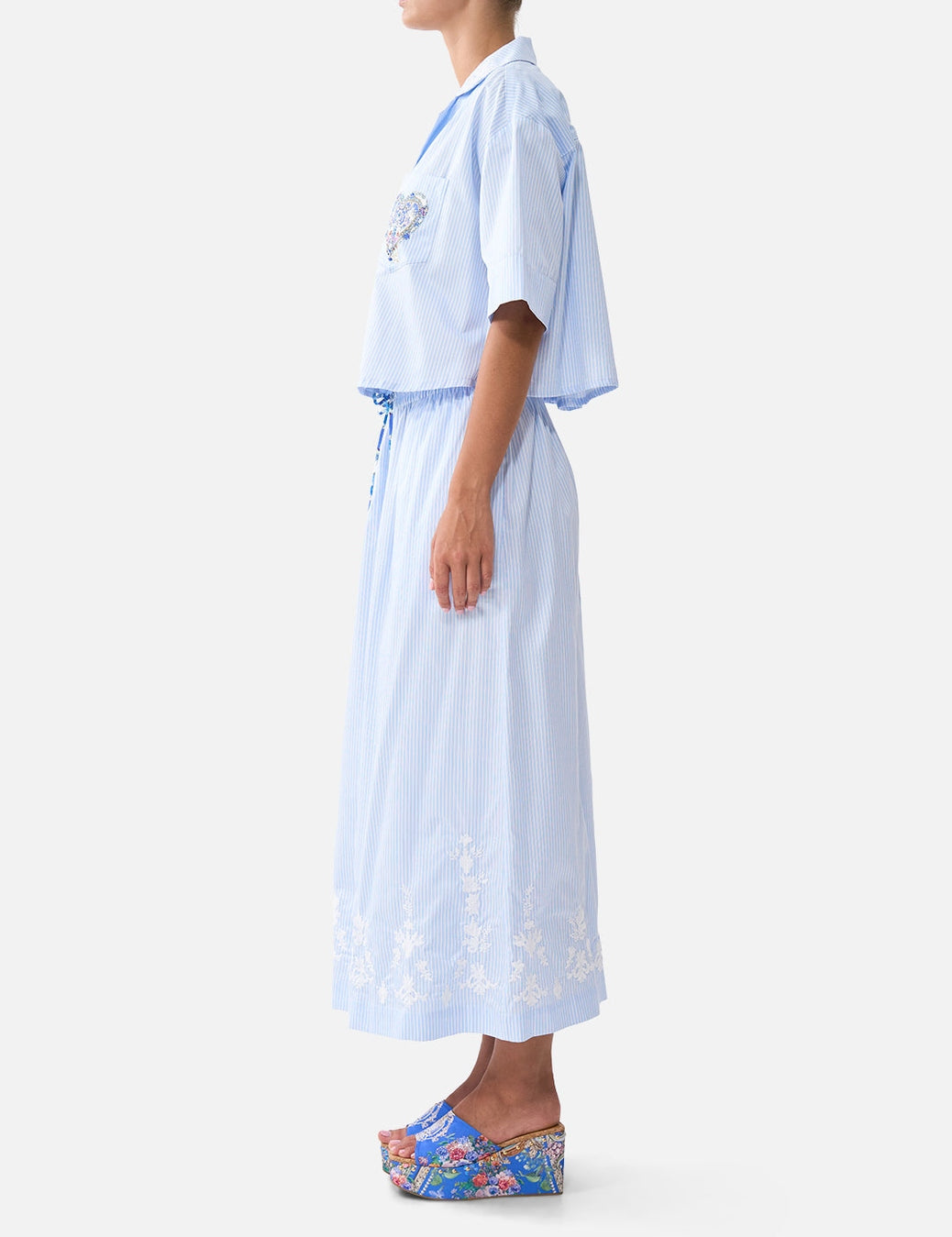 CAMILLA_00040995_CROPPED_CAMP_COLLAR_BLOUSE_OTTOMAN_OPULENCE_MODEL_2.jpg