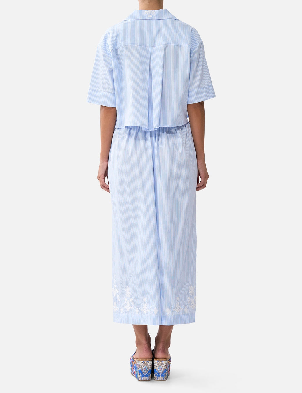 CAMILLA_00040995_CROPPED_CAMP_COLLAR_BLOUSE_OTTOMAN_OPULENCE_MODEL_3.jpg