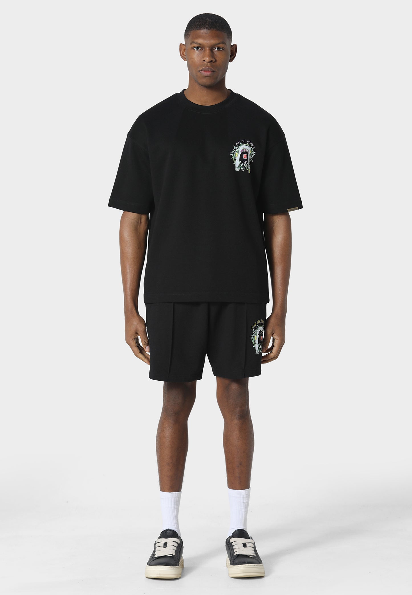 Cascade black shorts