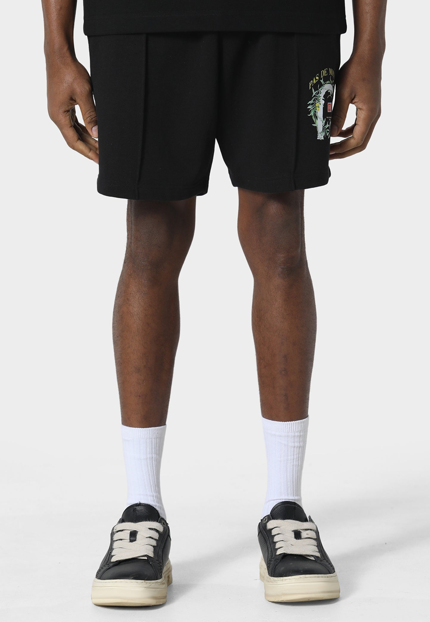 Cascade black shorts