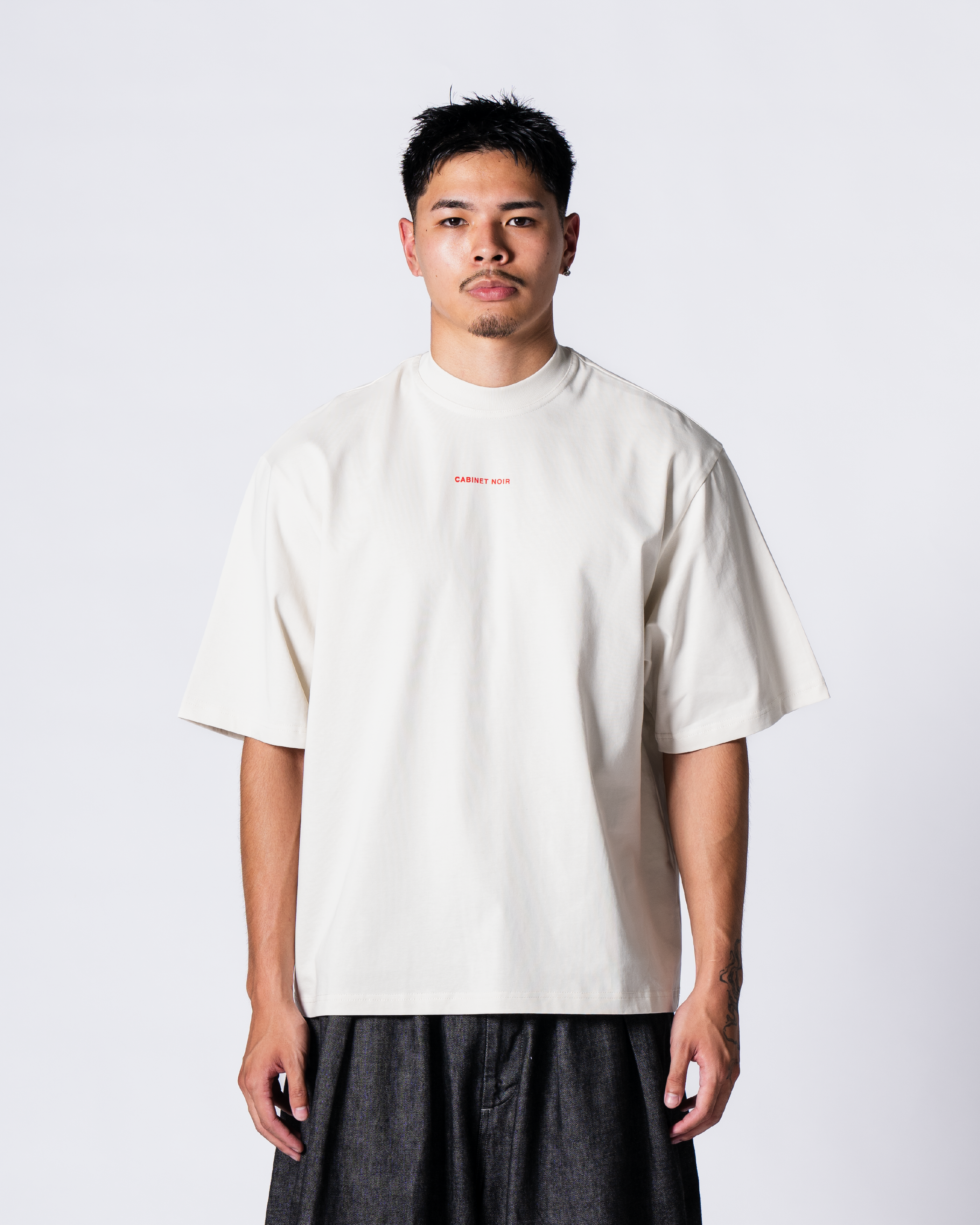 CABINET NOIR PLATO TEE