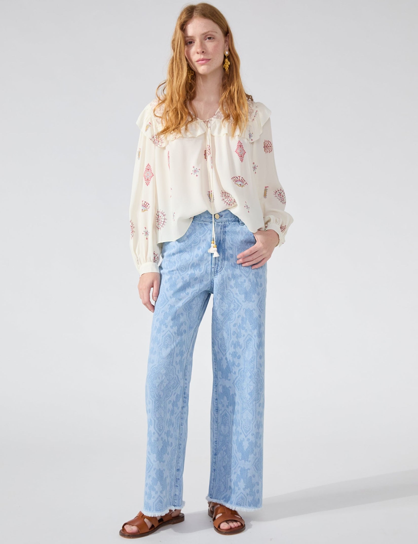 DYLANWIDELEGCROPPEDJEANS1_1800x_f7229923-d2e0-4576-a402-c6a4893436ae.jpg