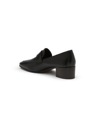 Black leather heeled flaneur