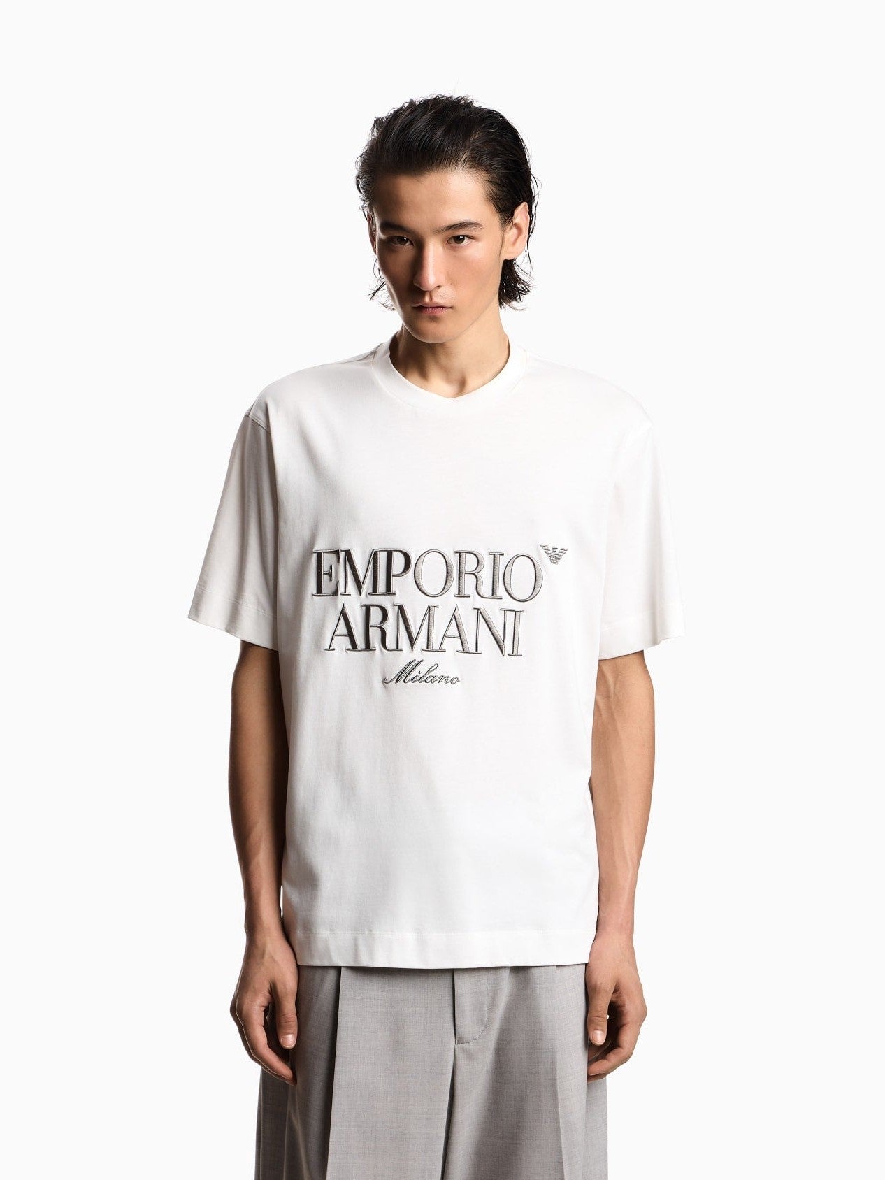 Heavy jersey T-shirt with embossed logo embroidery