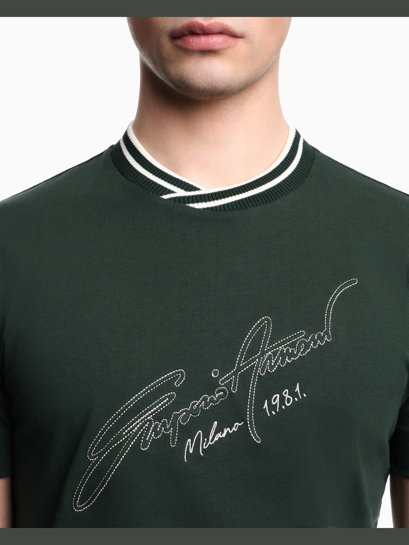 Slim-fit, heavy jersey T-shirt with logo signature embroidery