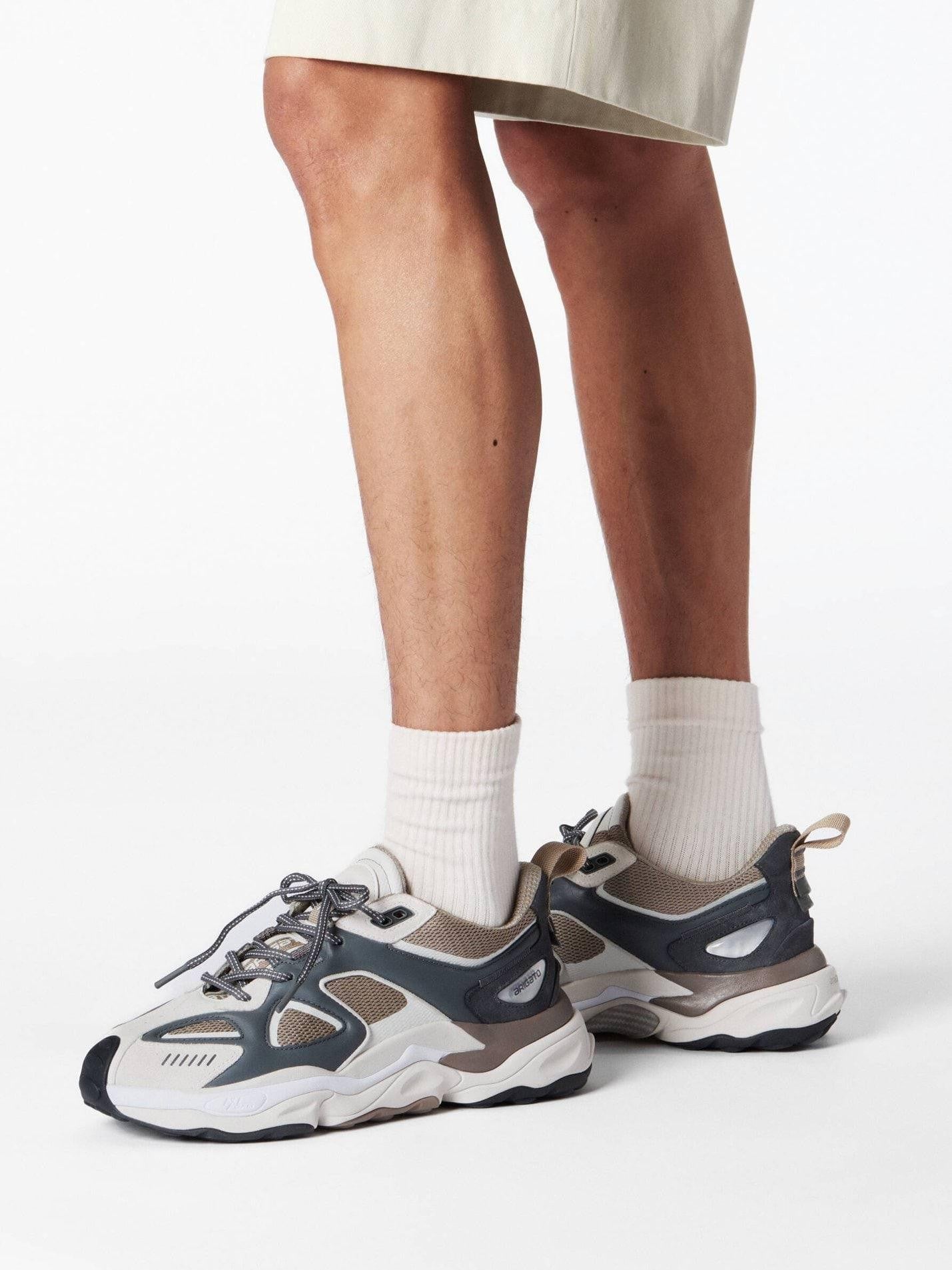 Satellite runner