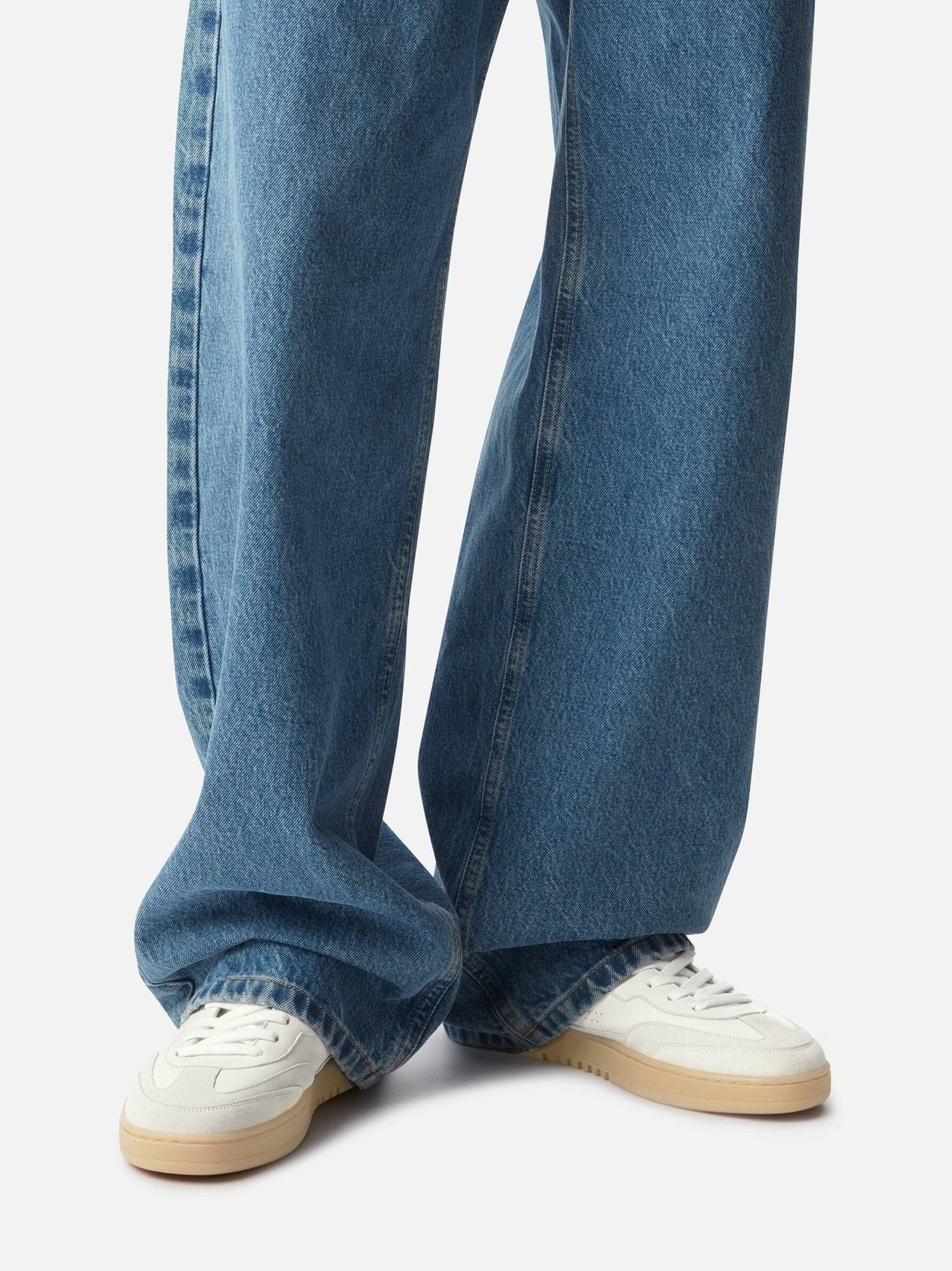 Dice t-toe sneaker
