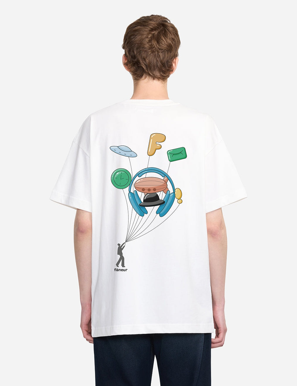 FTSH179_051_3_inflatables_t-shirt_white_model_67de00ae-6aa7-43b2-b81f-1d376313632e.jpg