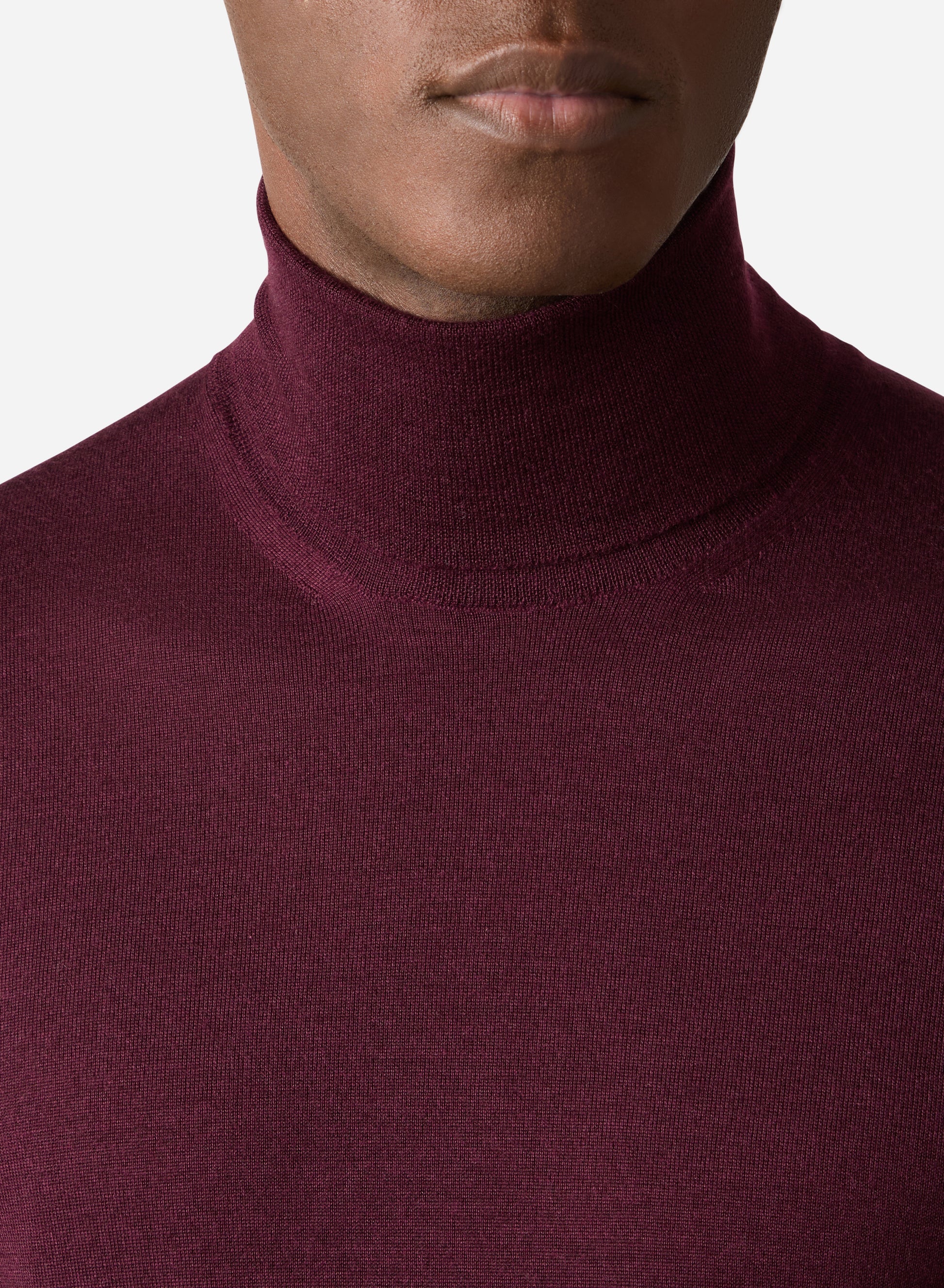CASHMERE AND SILK TURTLENECK
