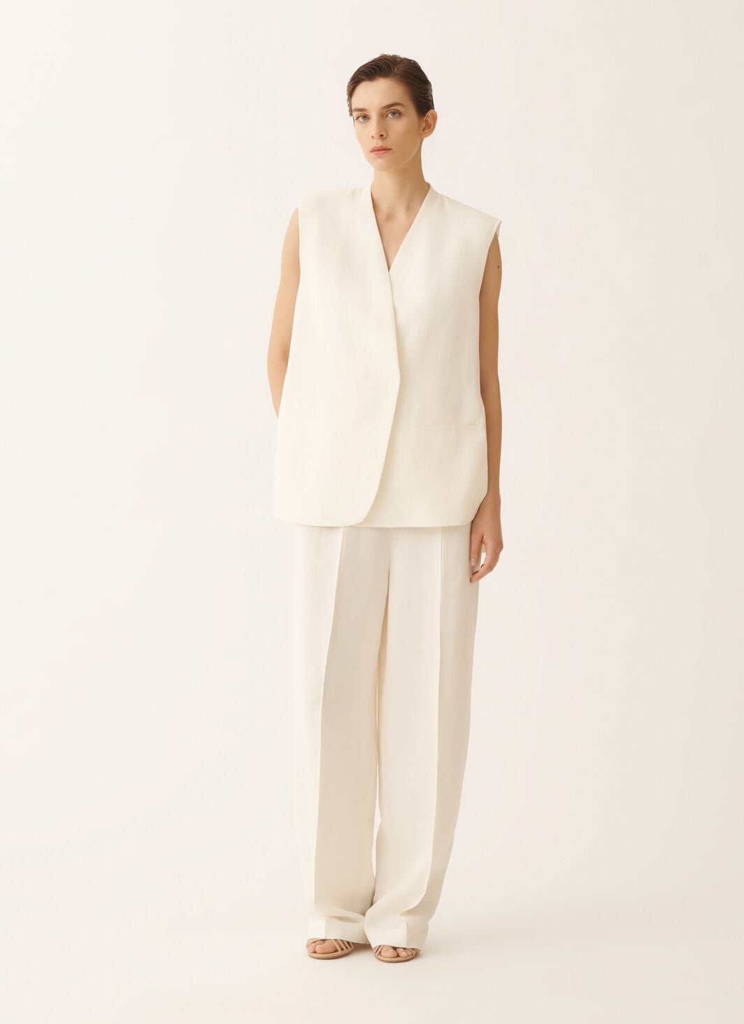 Viscose linen vest with leather belt