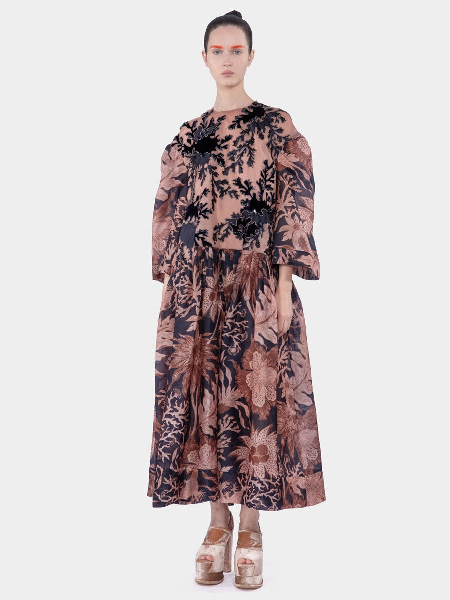 Gia mix organza silk and organza print with velvet embroidery
appliqué