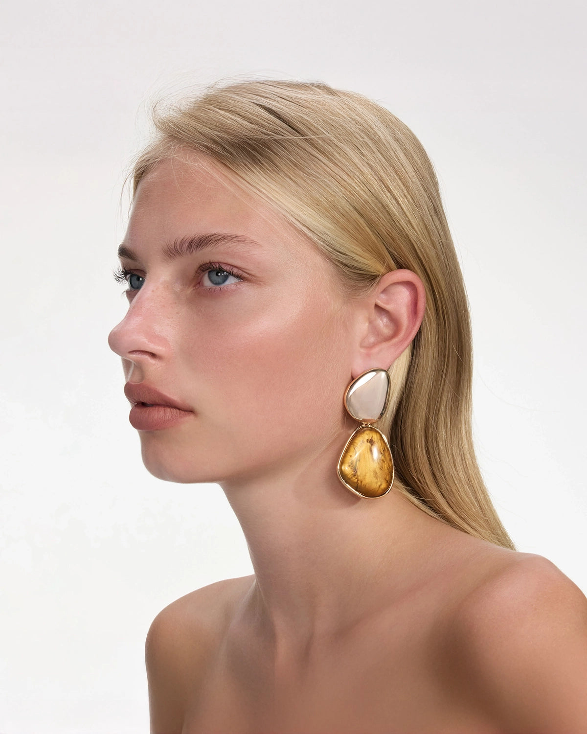 Golden_Hour_Glamour.webp