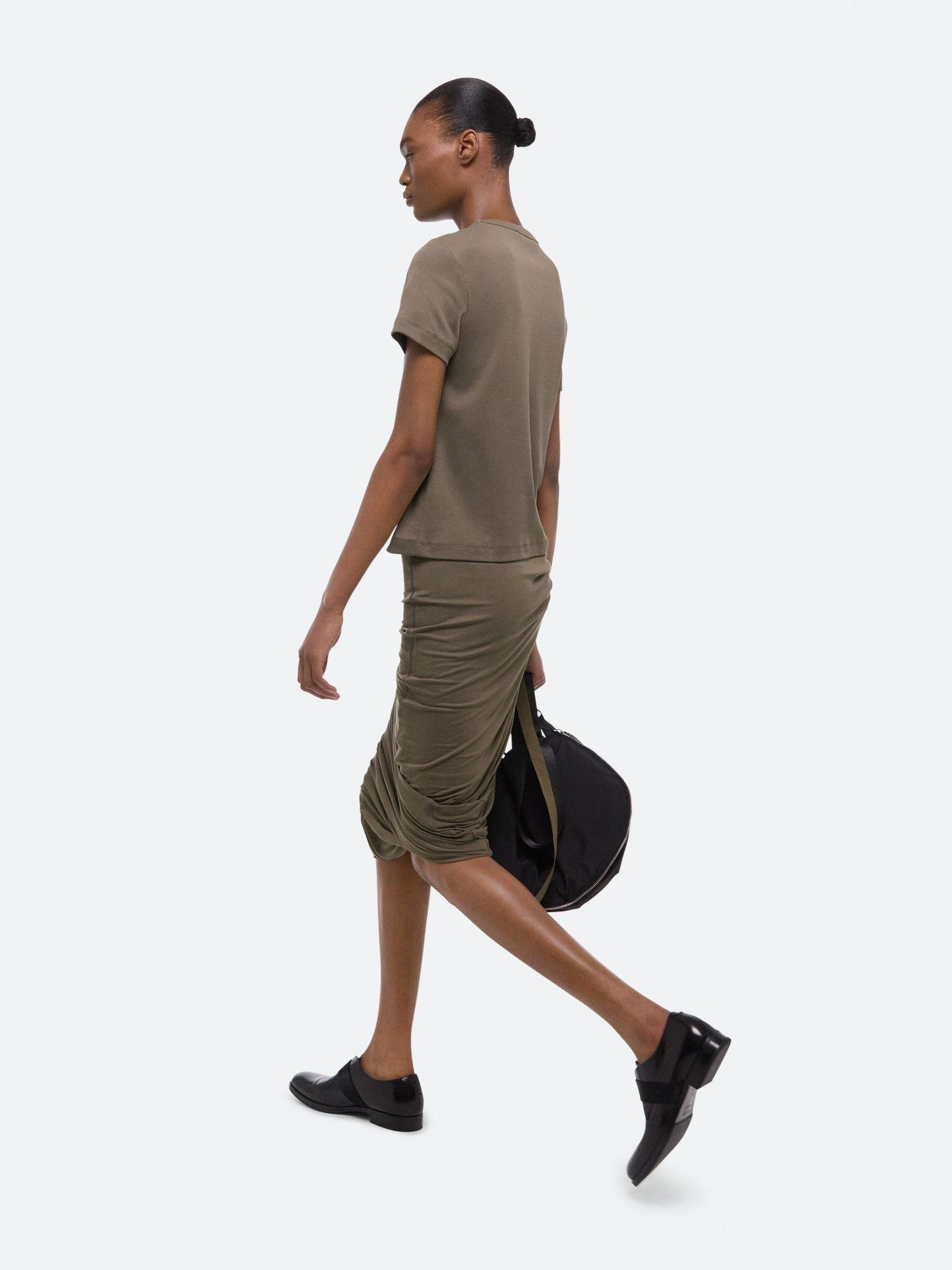 Slim logo tee