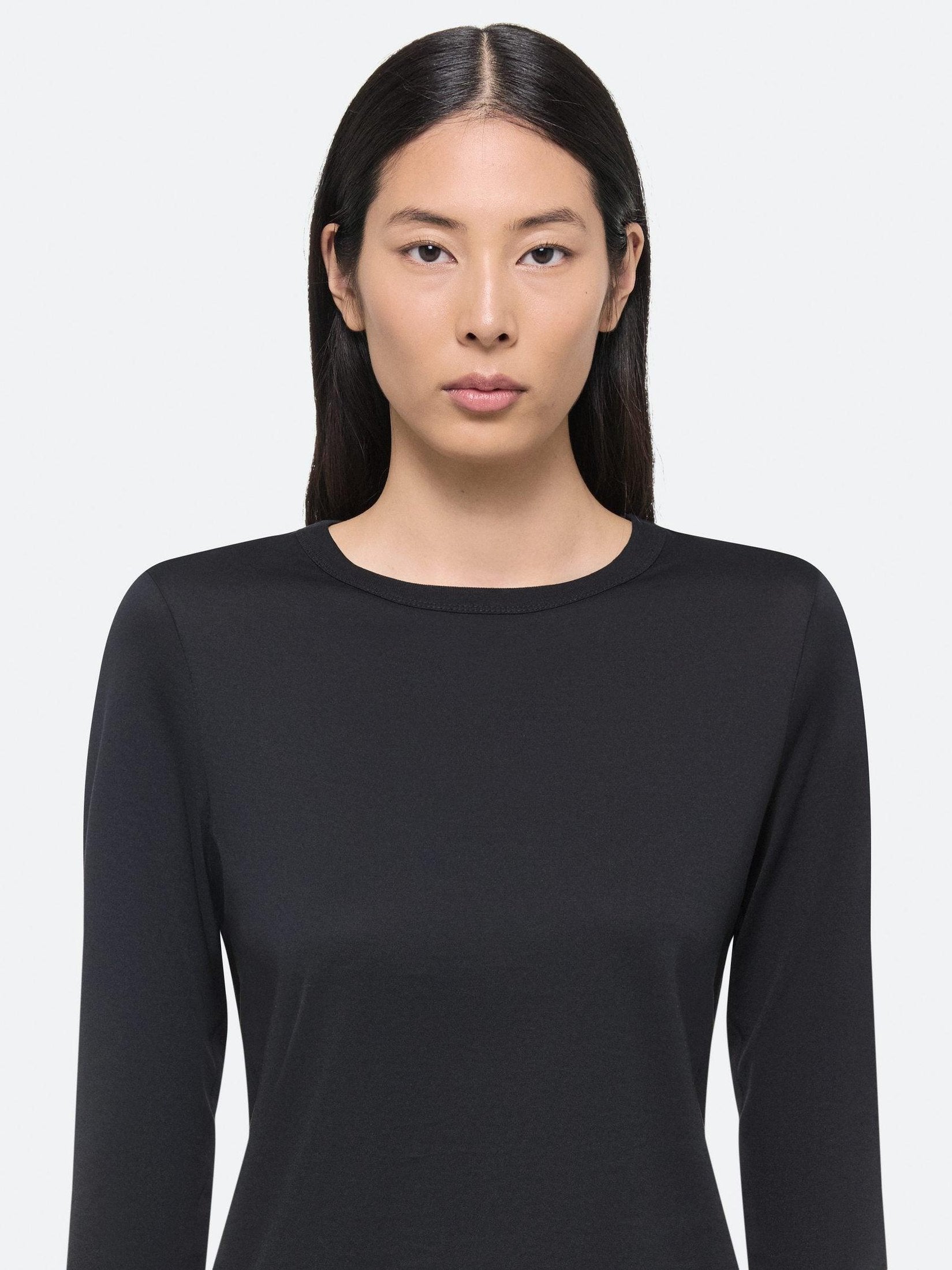 Long-sleeved slim logo tee