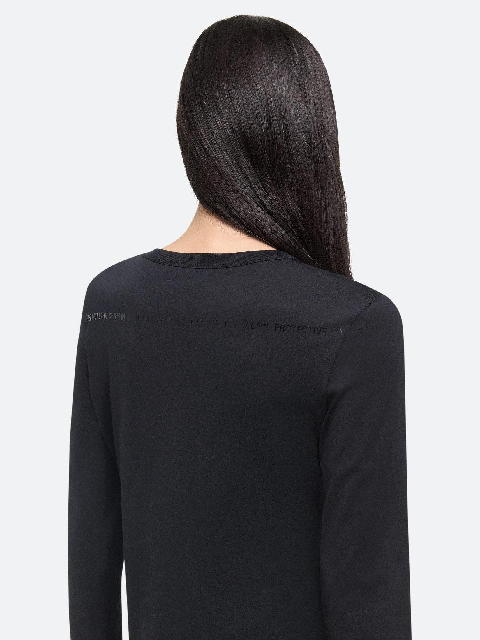 Long-sleeved slim logo tee